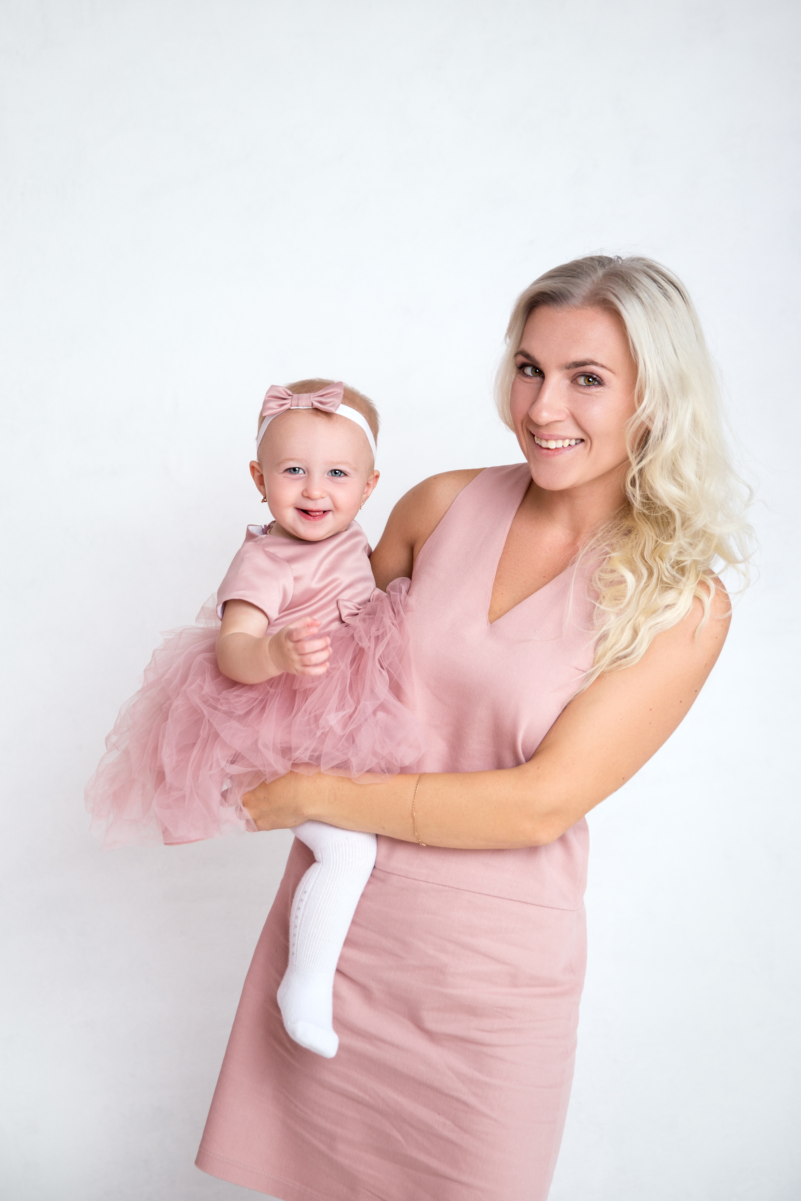 Фотосессия ГОДОВАСИЕ. Фотограф новорожденных, детей до года и беременных в Симферополе