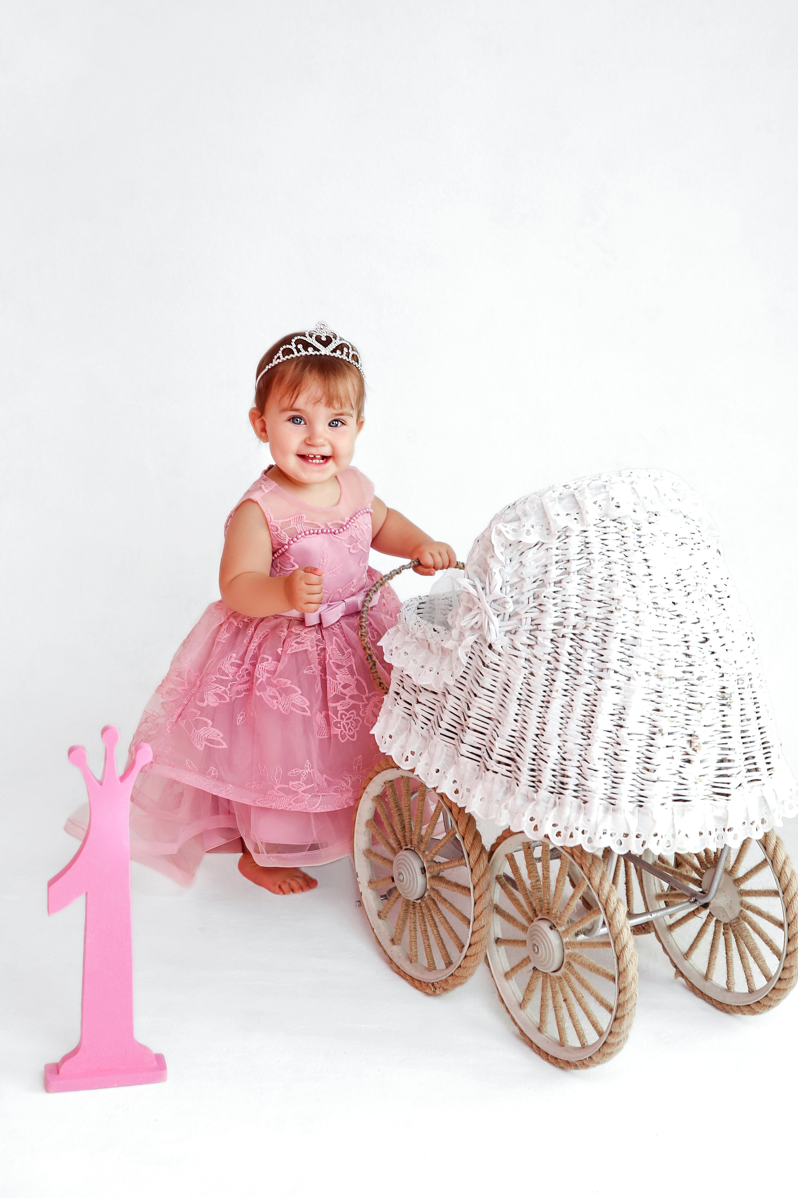 Фотосессия ГОДОВАСИЕ. Фотограф новорожденных, детей до года и беременных в Симферополе