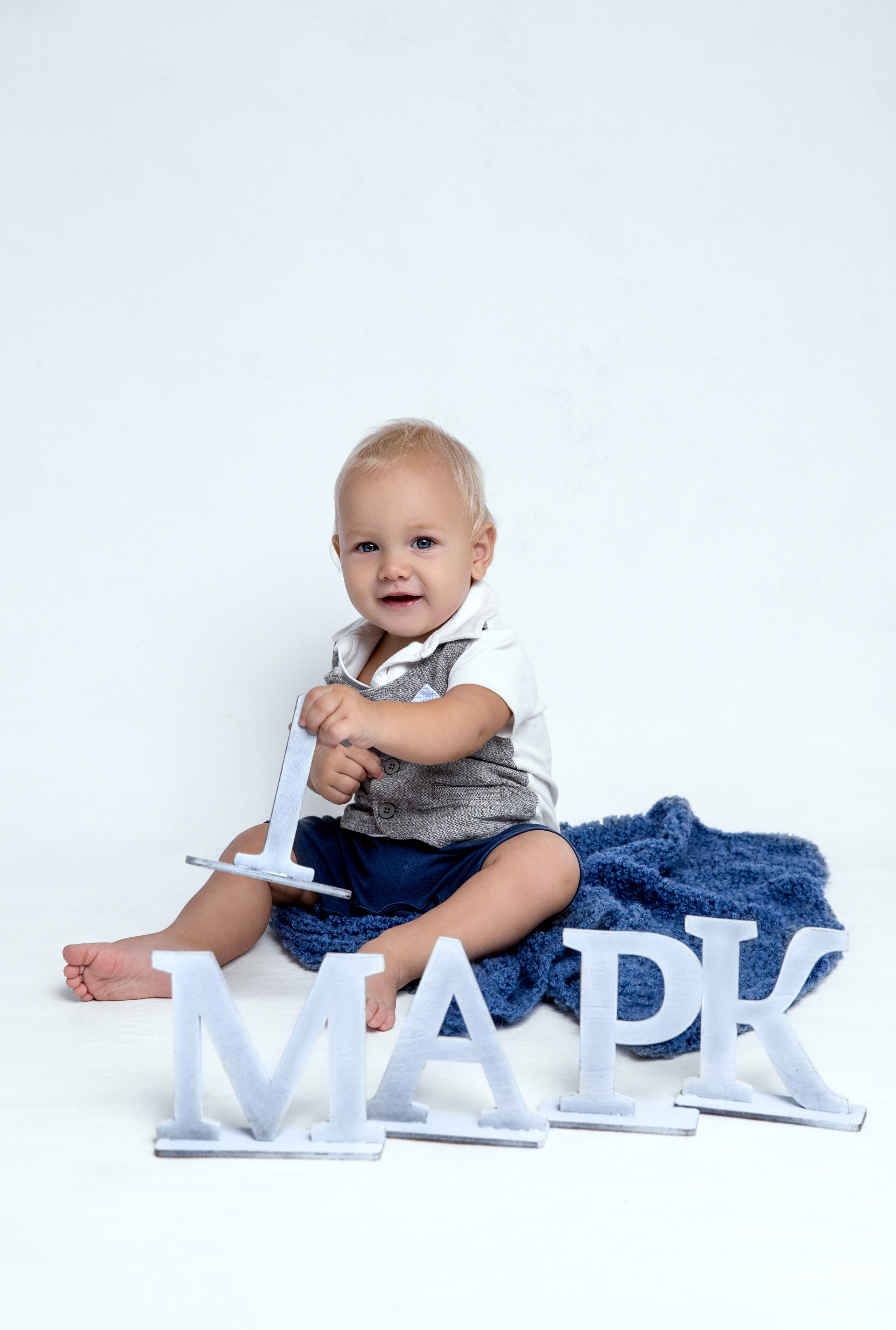 Фотосессия ГОДОВАСИЕ. Фотограф новорожденных, детей до года и беременных в Симферополе