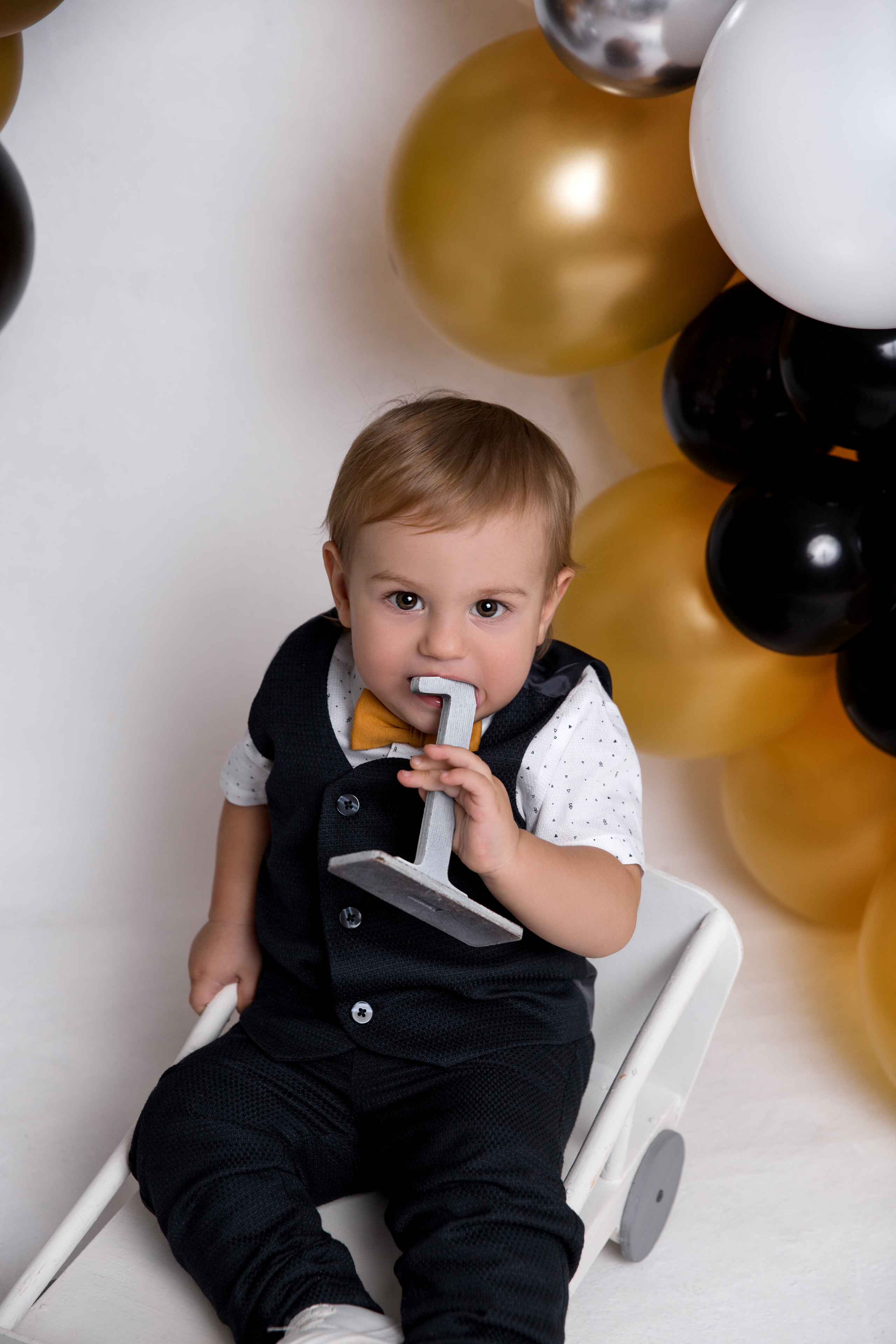 Фотосессия ГОДОВАСИЕ. Фотограф новорожденных, детей до года и беременных в Симферополе