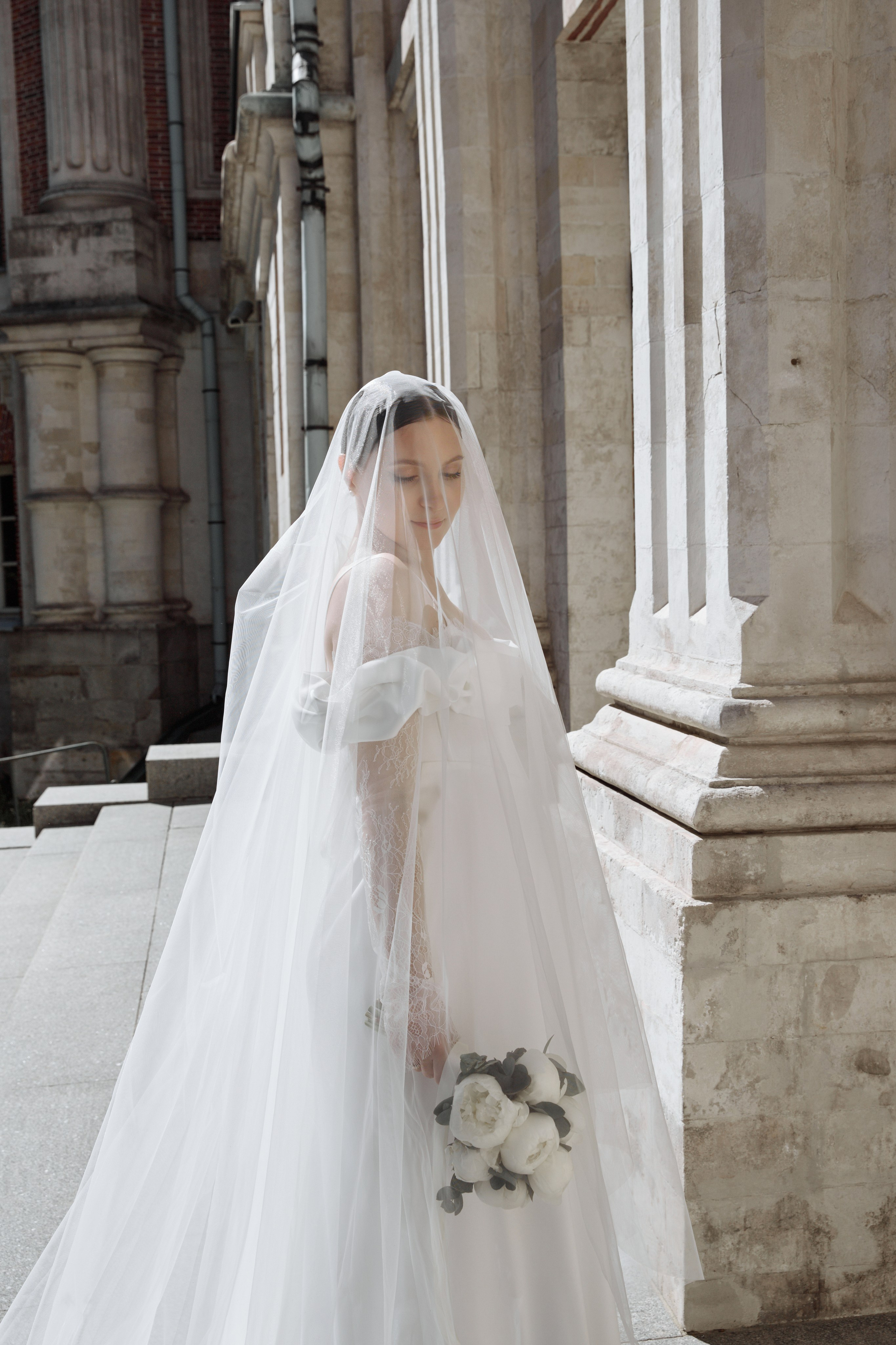 Заказать свадебного фотографа для съемки в исторических местах Москвы