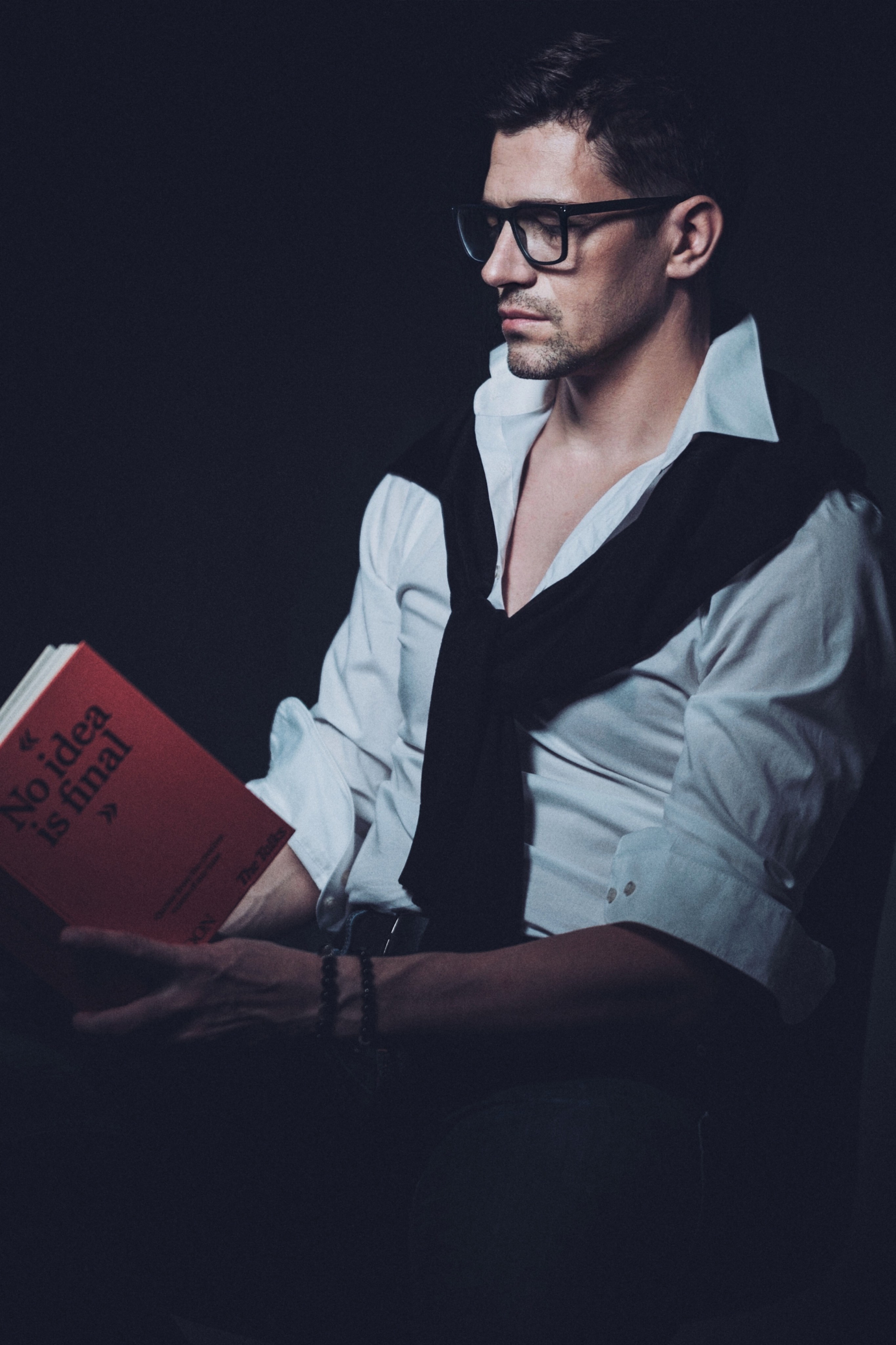 Фотограф Михаил Гуляев. Фотосессия в Новосибирске. Фотосессия в студии.