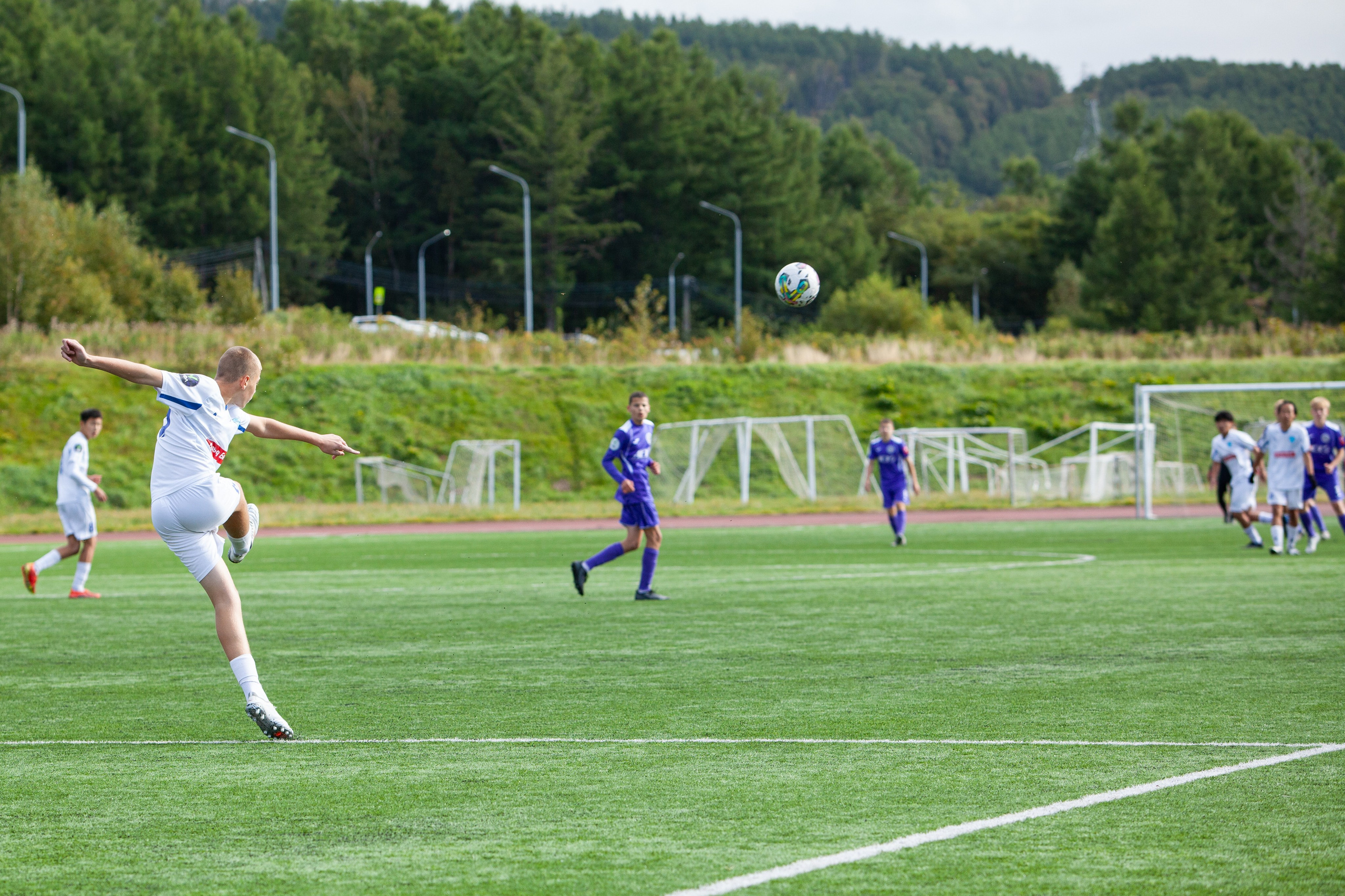 Матч юношеской футбольной лиги между командами СШ «Сахалин» и «СШОР № 1» (Комсомольск-на-Амуре). Кутузов Евгений Фотограф в Южно-Сахалинске