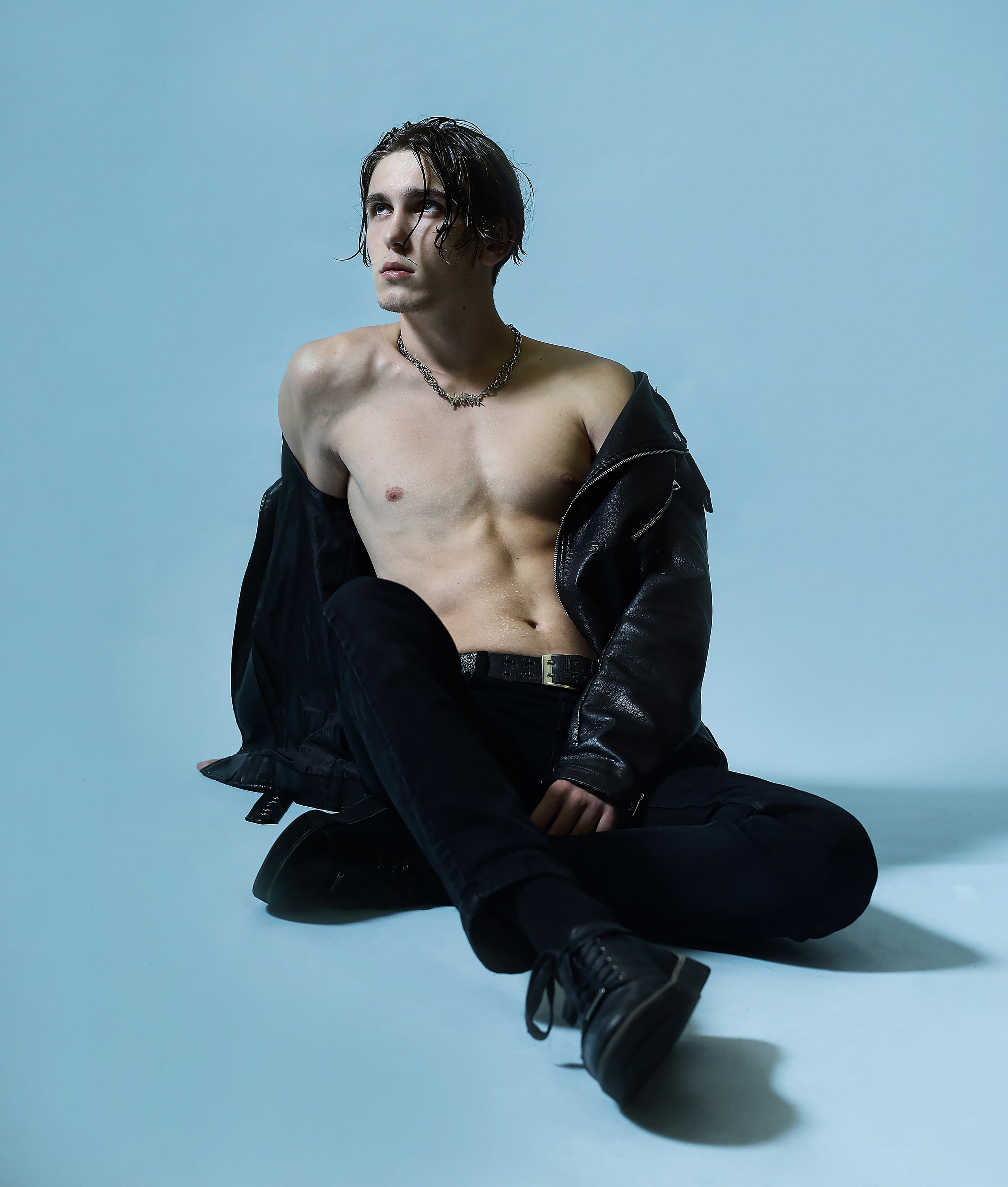 Фотограф в Москве, Фотограф в Чехове, Фотограф в Подольске, Фотограф в Серпухове, Фотограф Москва, Фотограф Серпухов, фотограф Чехов, Фотограф Подольск, Фотосессия в Москве, Фотосессия Подольск, Фотосессия Серпухов, Фотосессия Чехов, Фотосессия мужская, Фото мужчин, фото, красивые парни, Мужской портрет, Красивые мужчины, Фотосессия, Фотосессия в Москве, Фото мужчин, Фотосессия в студии, Фото мужчины в студии, old money, Мужской фотограф, Съемка парней, Мужская съемка, Ретушь фотографий, Мужчины в костюмах, Мужчина в костюме, Фото мужчин в костюме, Студийная фотосессия, фото мужчин в студии, фото на фоне, сексуальные мужчины, мужской пресс, фотосессия в студии