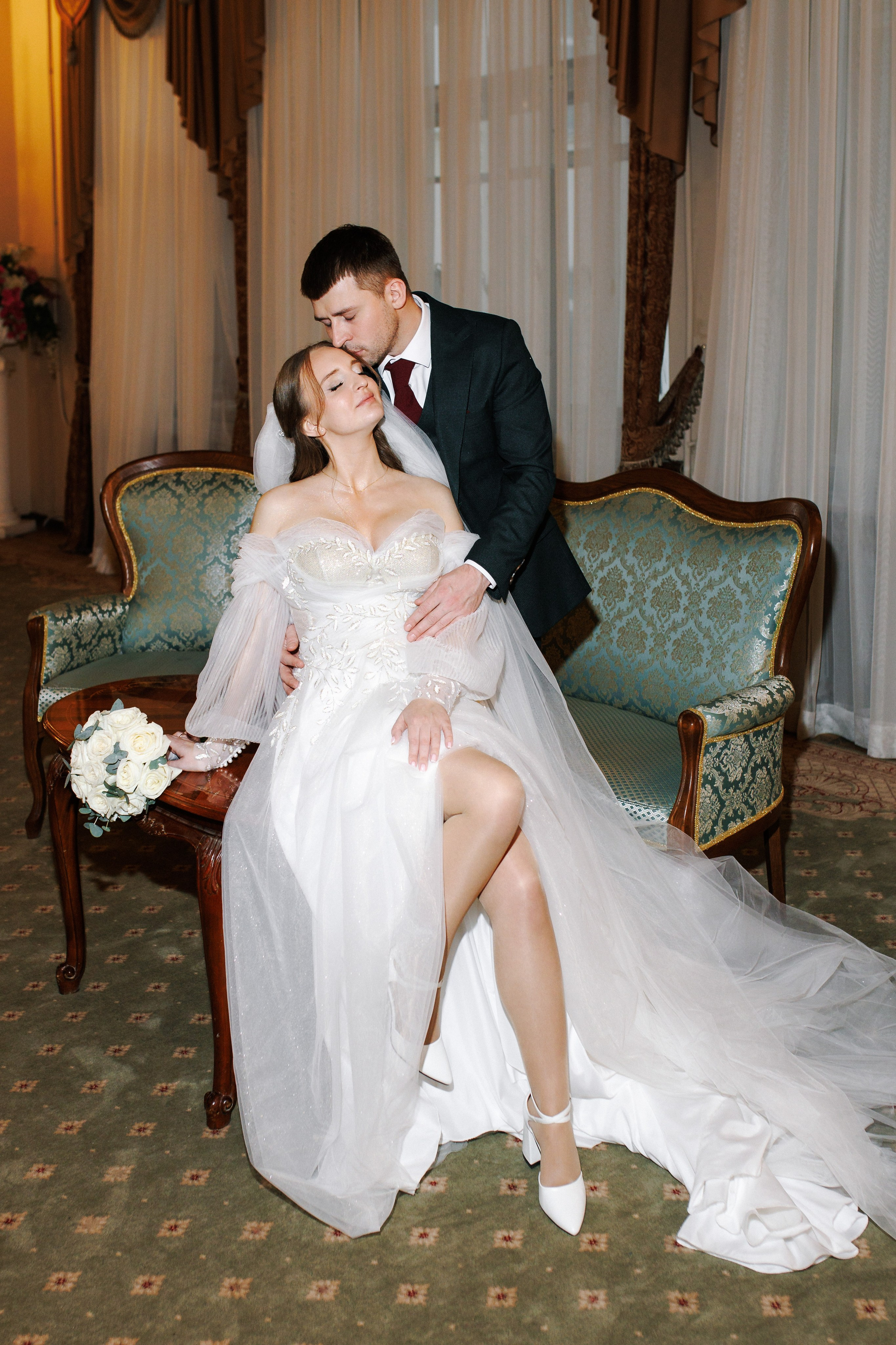 Фотограф на свадьбу, зимой в Эрмитаже. Свадебный фотограф СПБ