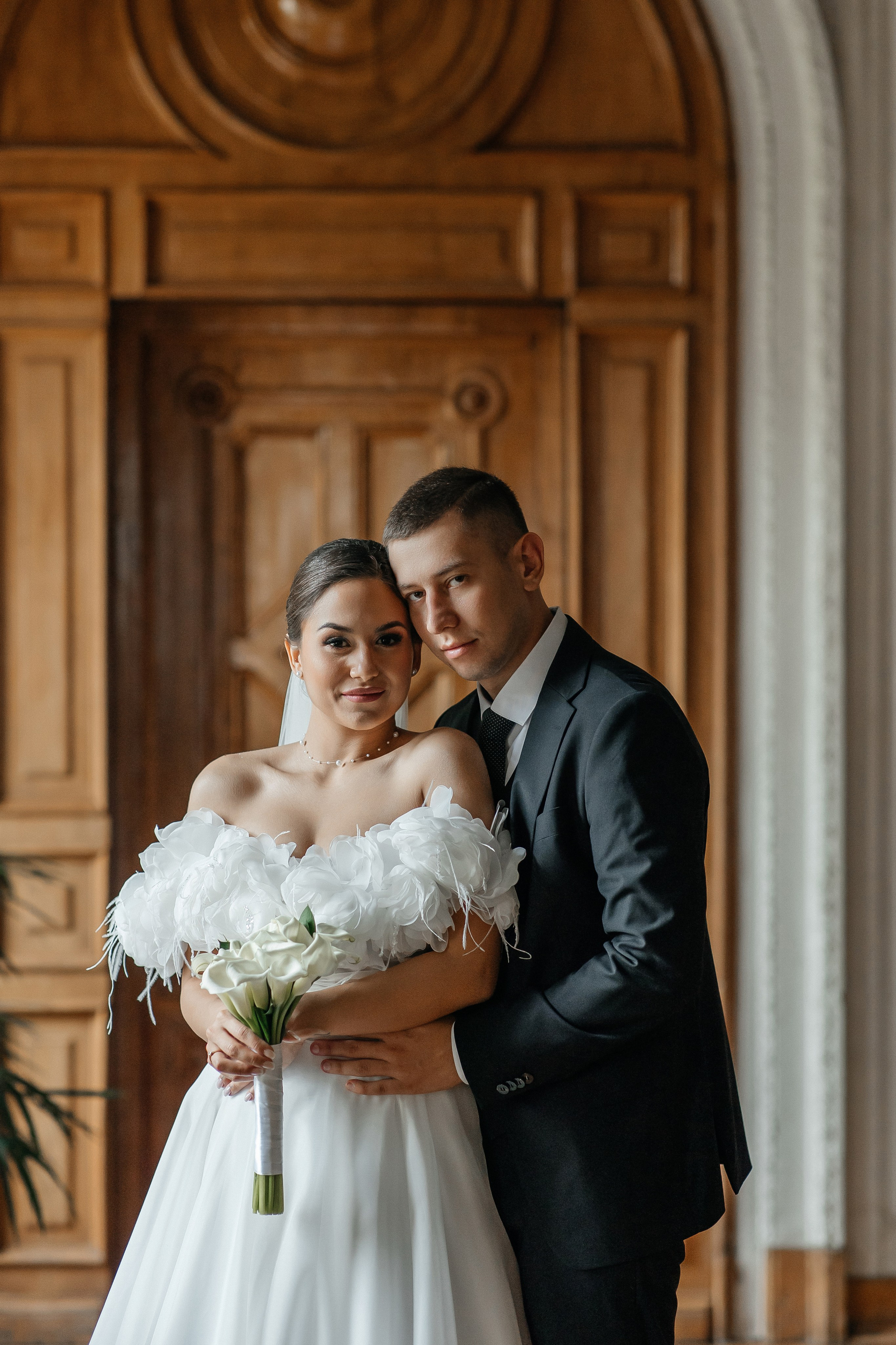 Свадебная фотосессия в библиотеке читальне Пушкина