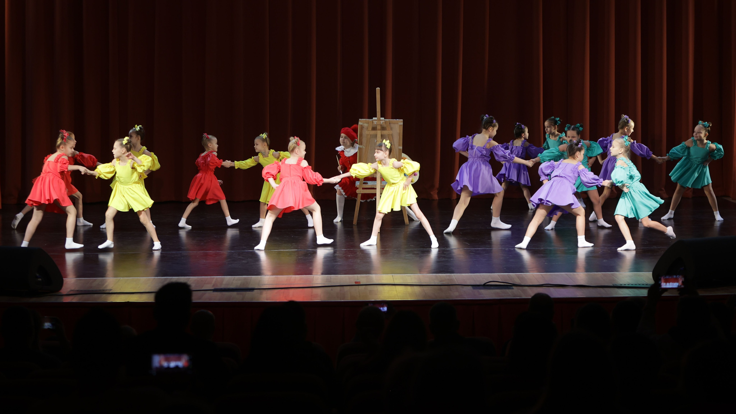 Фестиваль хореографического искусства «КУБОК ЛЕГЕНДЫ — 2025». Выпускные альбомы и школьный фотограф в Подольске, Троицке, Щербинке, Москве и Московской области