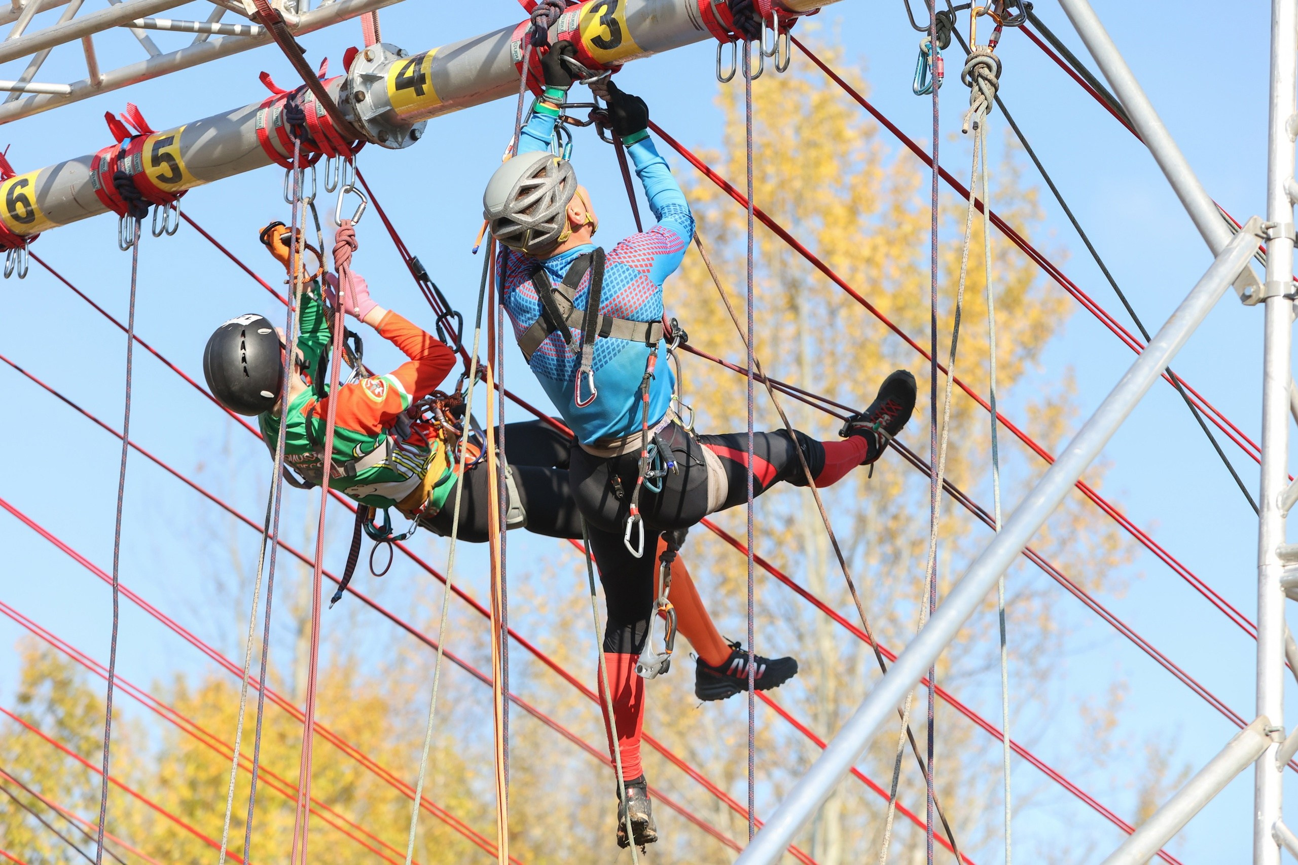 Гонки Четырех — Races Of Four. Выпускные альбомы и школьный фотограф в Подольске, Троицке, Щербинке, Москве и Московской области