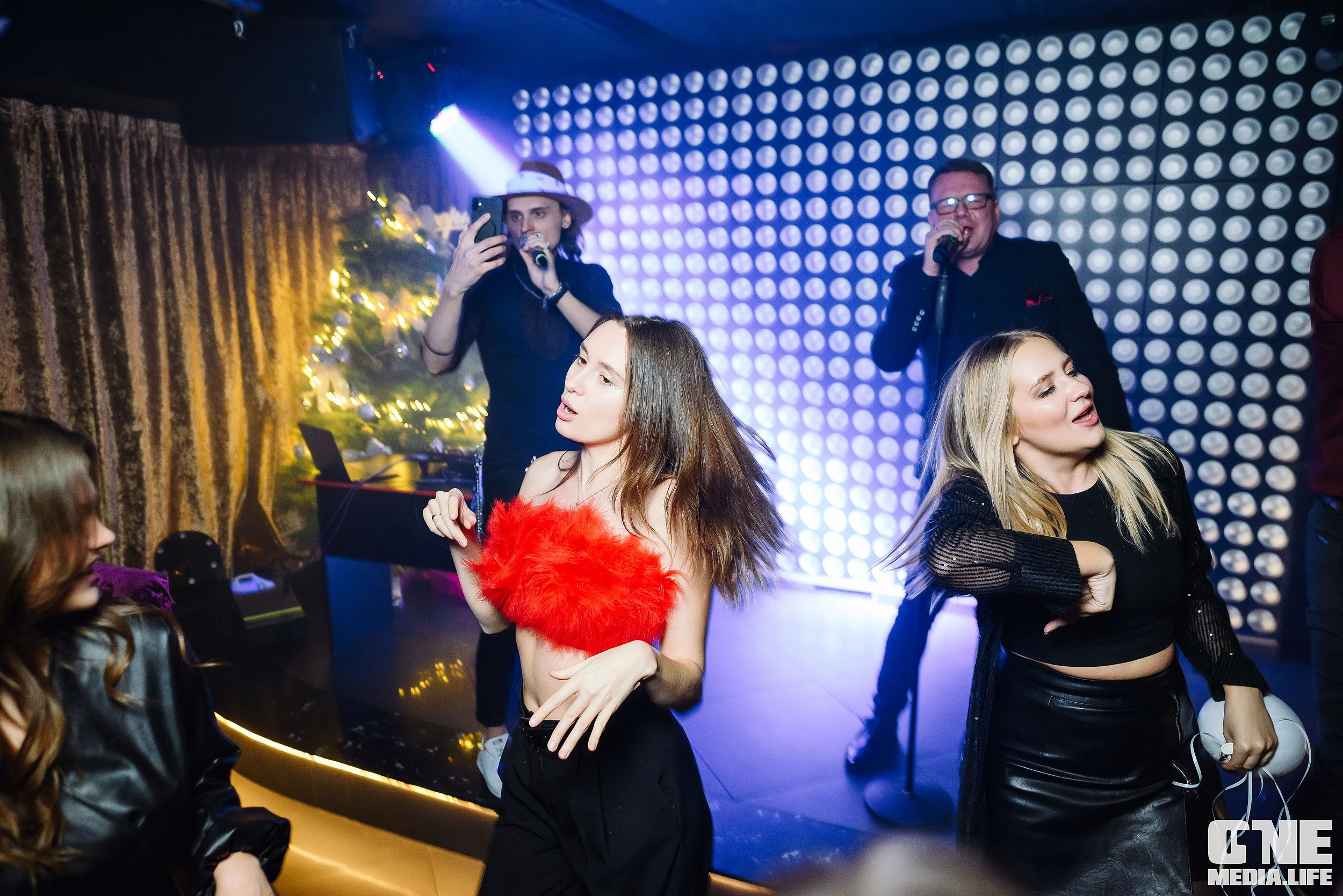 Фоторепортаж из караоке-клуба Эйфория. One Media Life: фоторепортажи, фотоотчеты с мероприятий и заведений