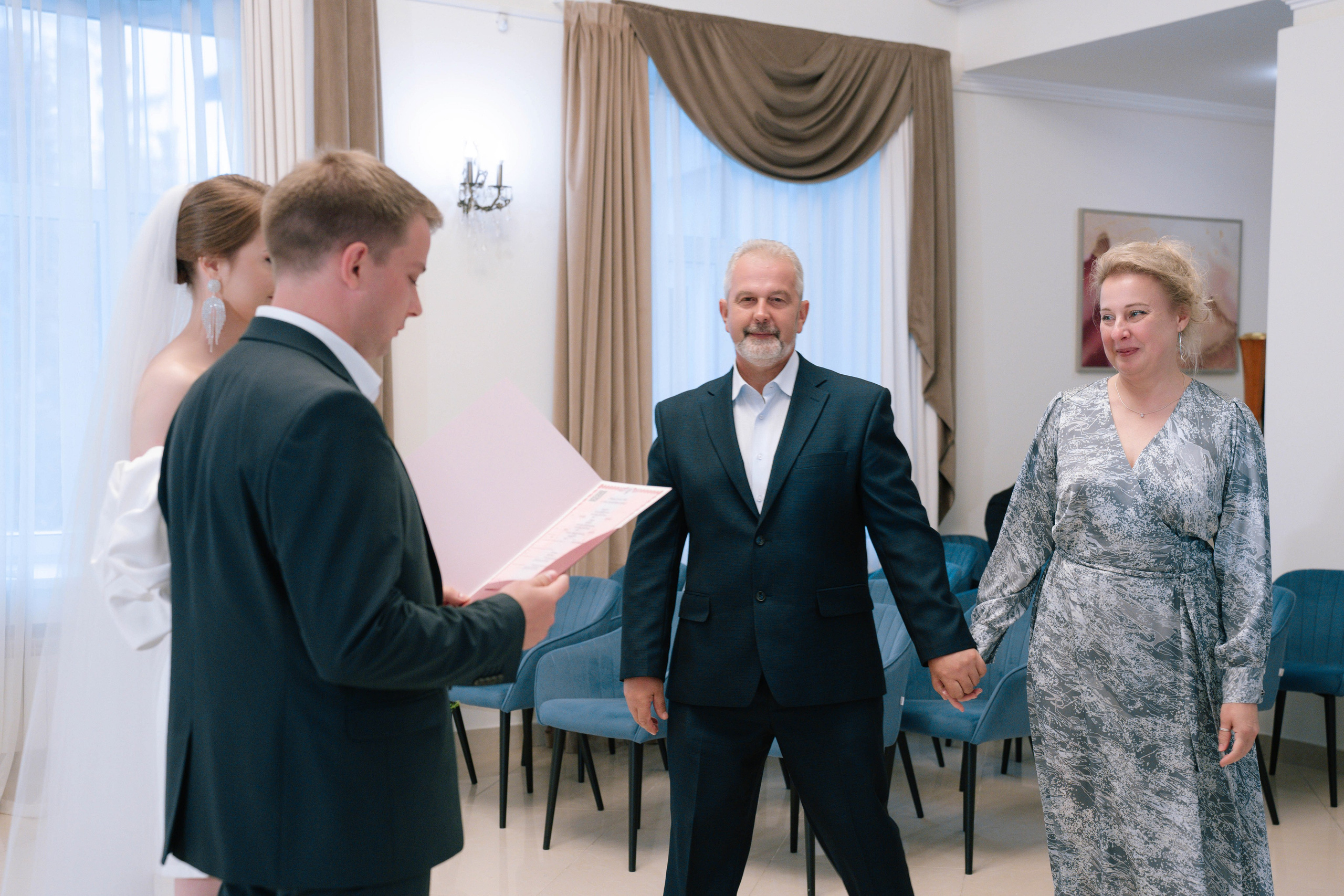 Свадебная фотосессия в ЗАГС ВДНХ и свадебная прогулка по ВДНХ
