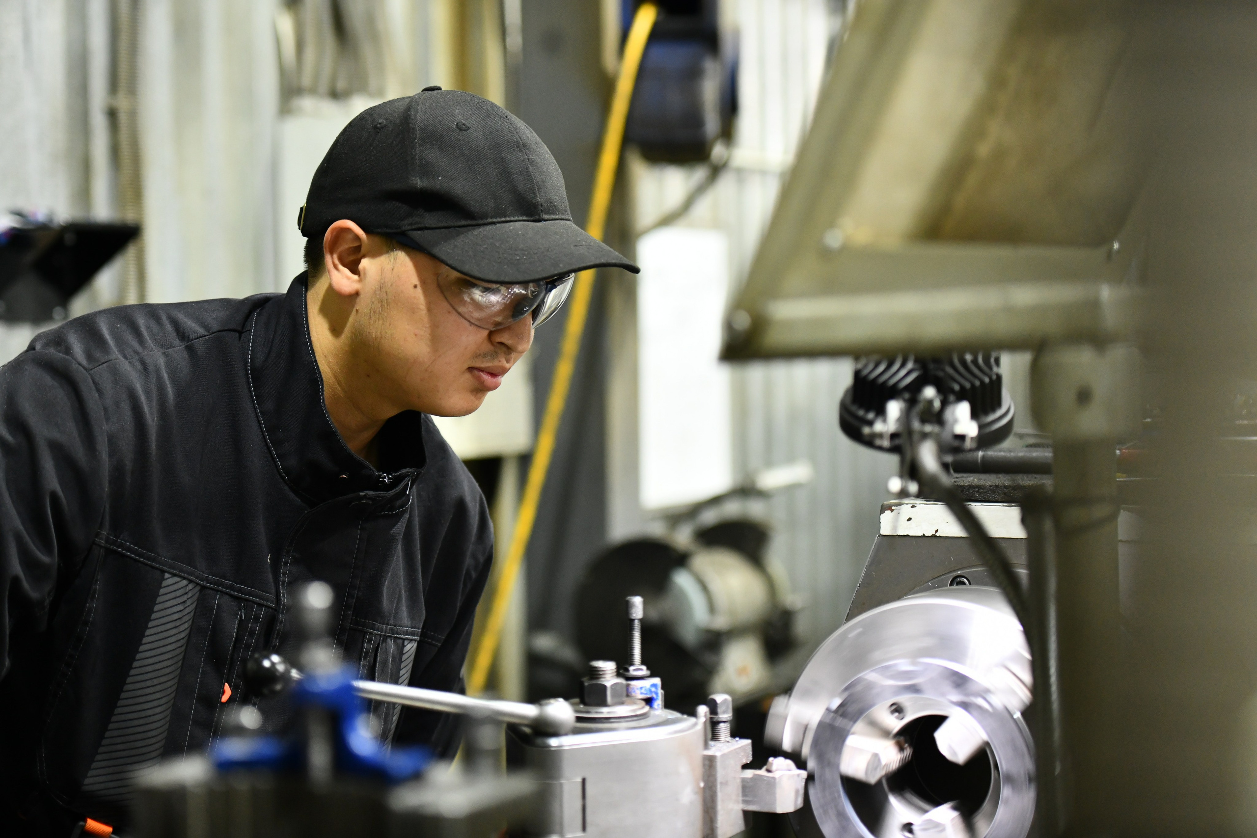 Репортаж с экскурсии на Завод ТРОМ. Репортажный и семейный фотограф — Шелихов Сергей