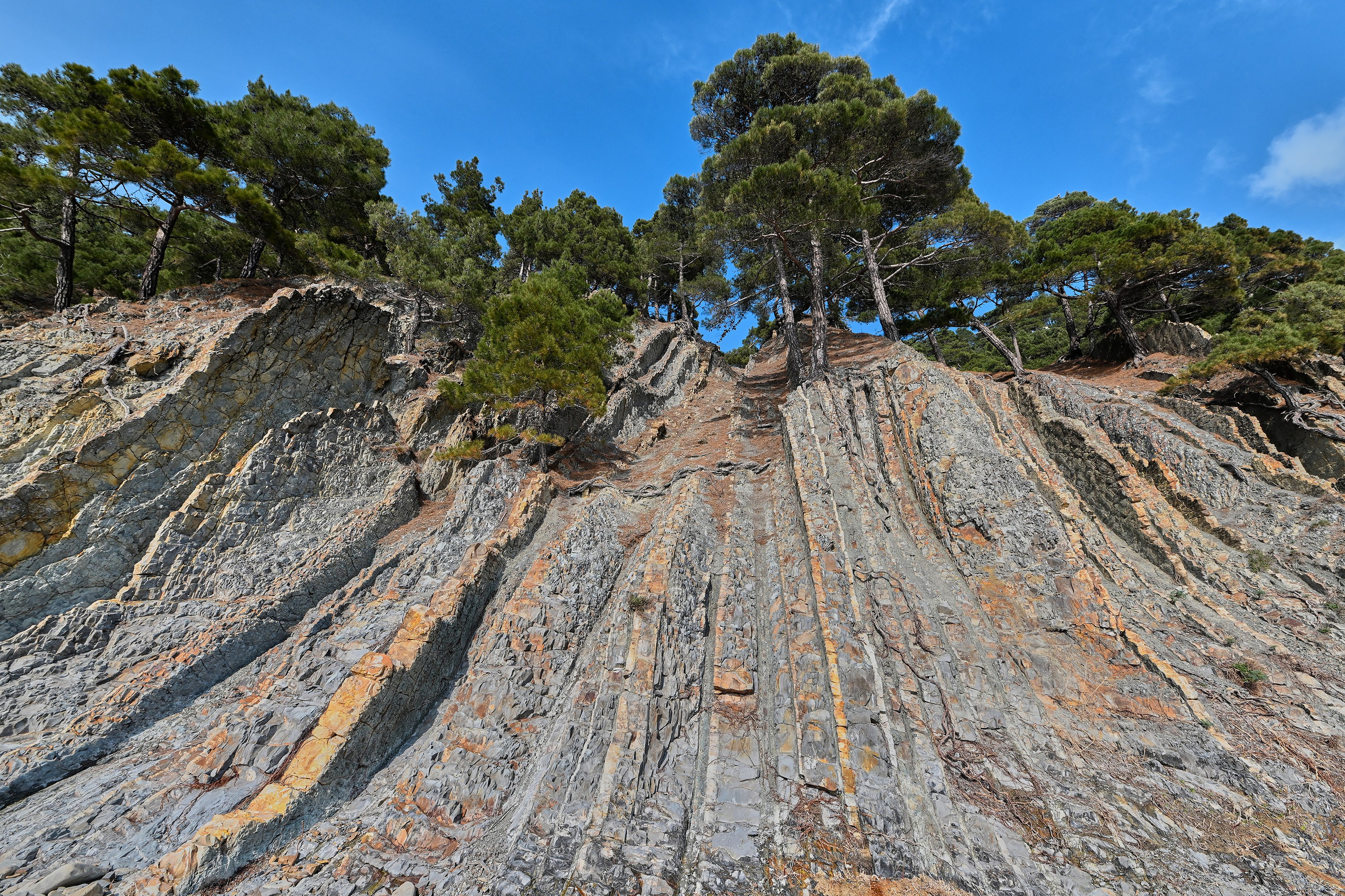 пляж у скалы Парус, поселок Прасковеевка