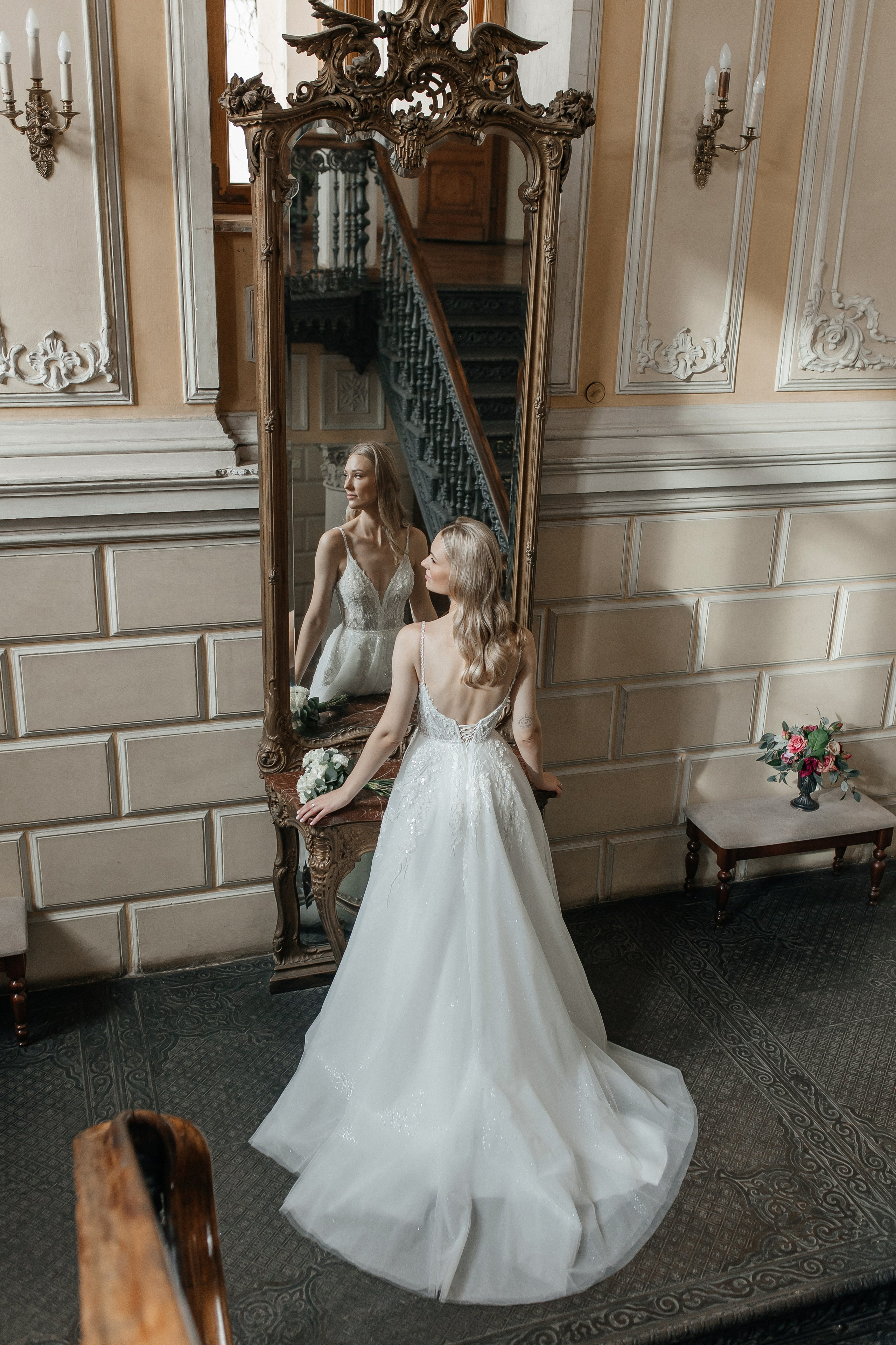 Свадебная фотосессия в библиотеке читальне Пушкина. Свадебный фотограф в Москве Дарья Олендарёва