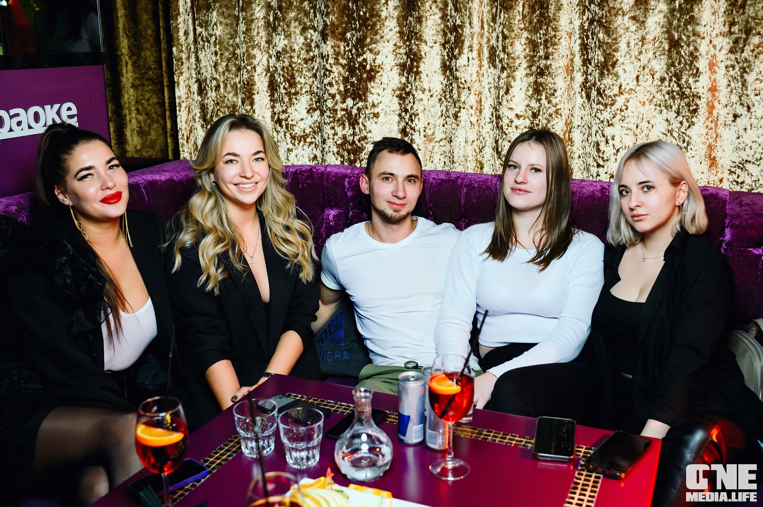 Фоторепортаж из караоке-клуба Эйфория. One Media Life: фоторепортажи, фотоотчеты с мероприятий и заведений