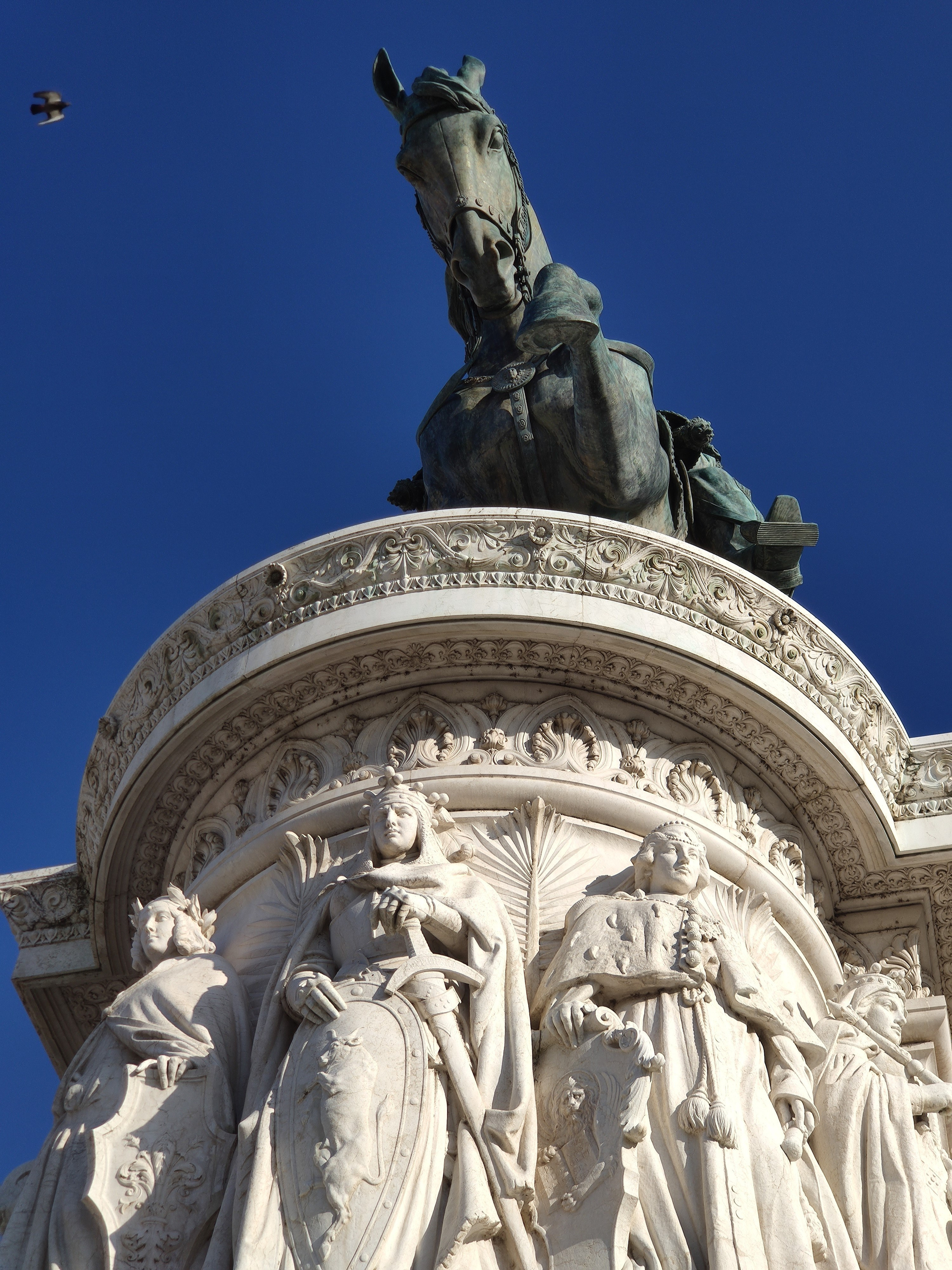 Архитектура и городские ритмы. Любовь Каширская — фотограф для малого бизнеса и специалистов