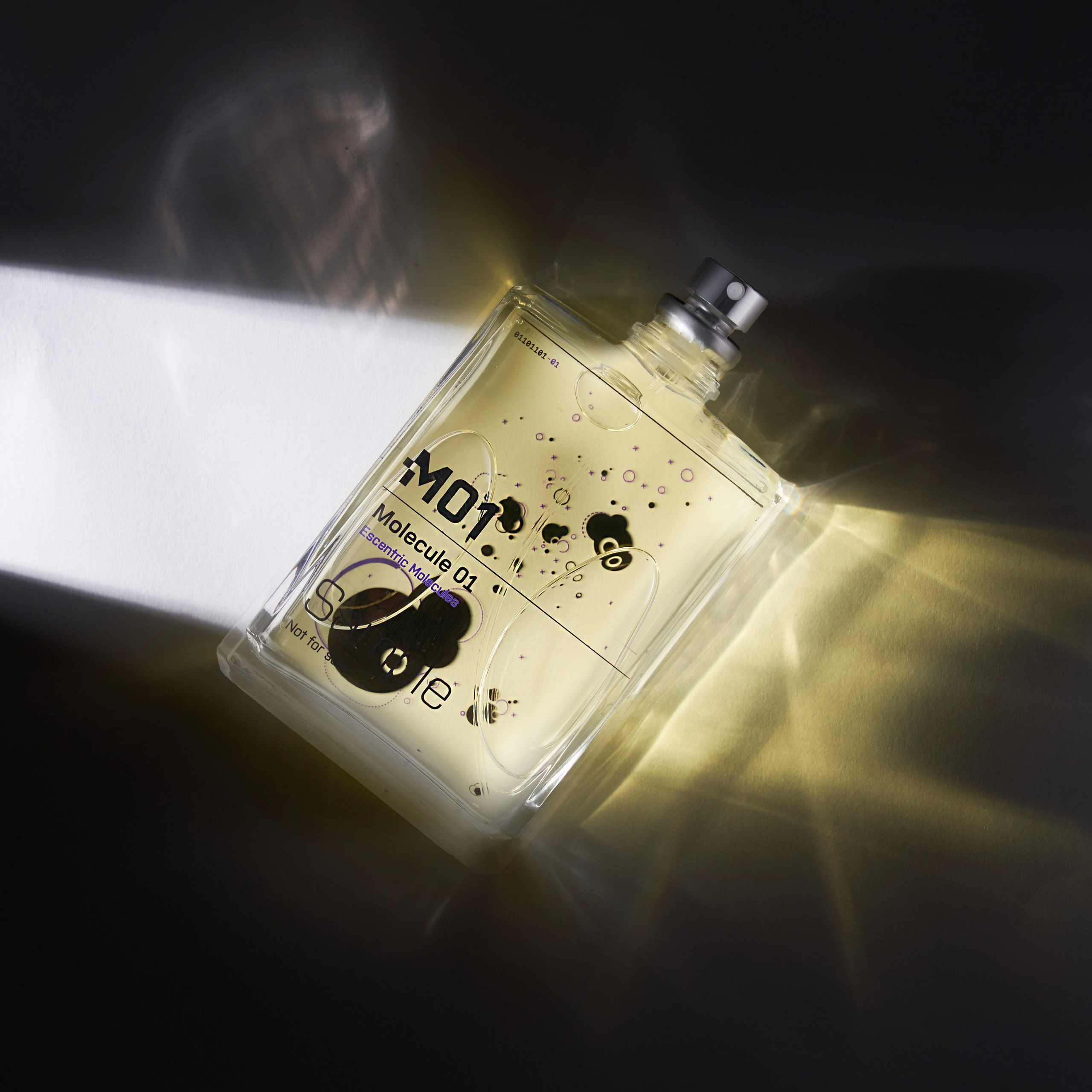 Съемка флаконов из стекла для парфюмерного магазина