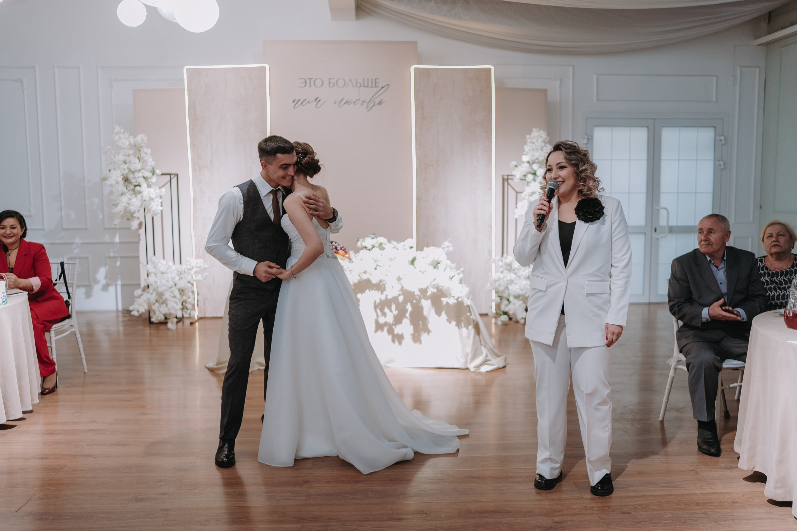 ОТЕЛЬ ШЕРАТОН, РЕСОРАН АРТ ХОЛЛ, ВЕДУЩАЯ АЙГУЛЬ МАВЛИХАНОВА УФА