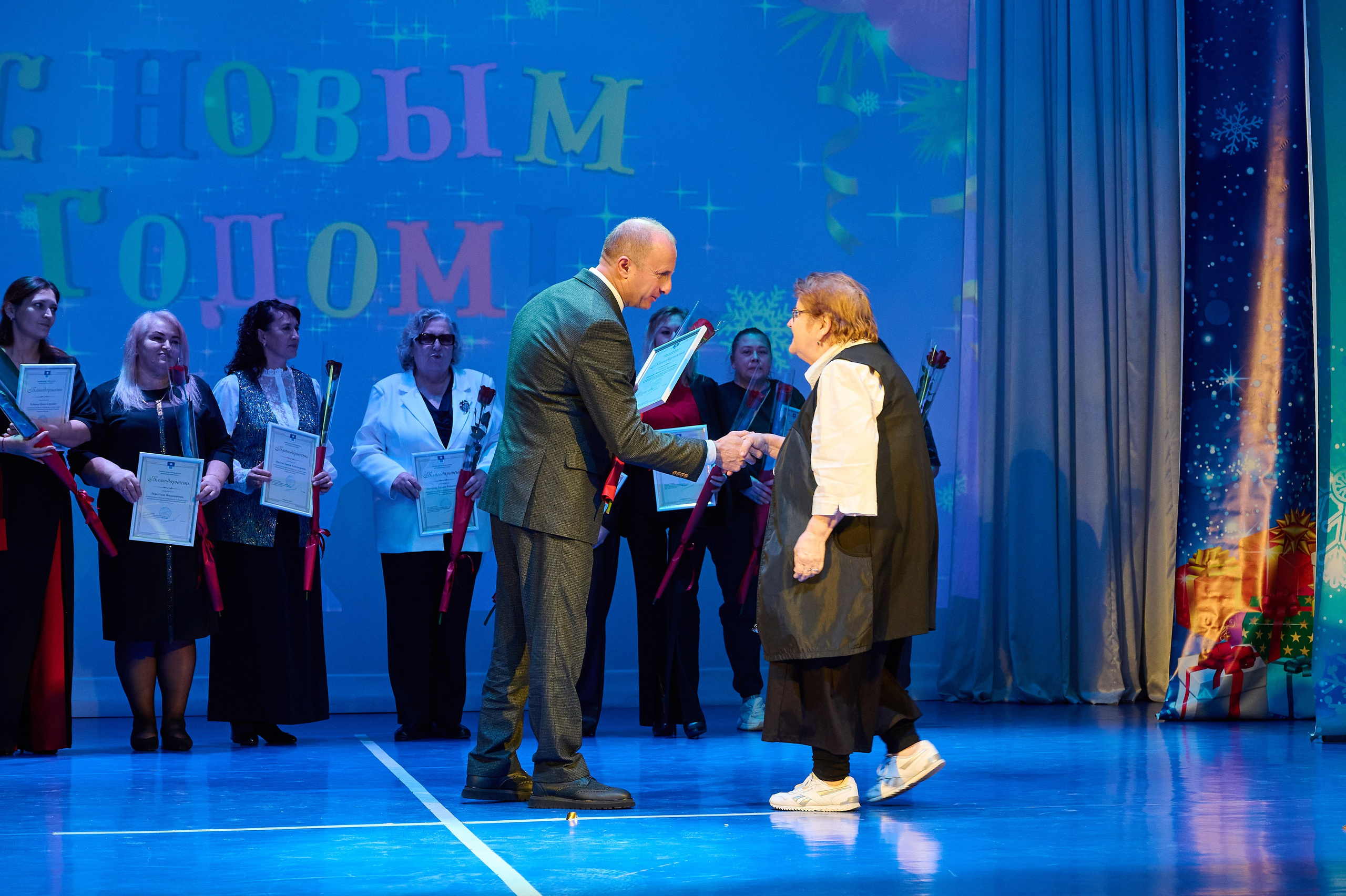 Коцерт НГ В ДК Марьина Роща. Жизнь курорта Кабардинка в фотографиях