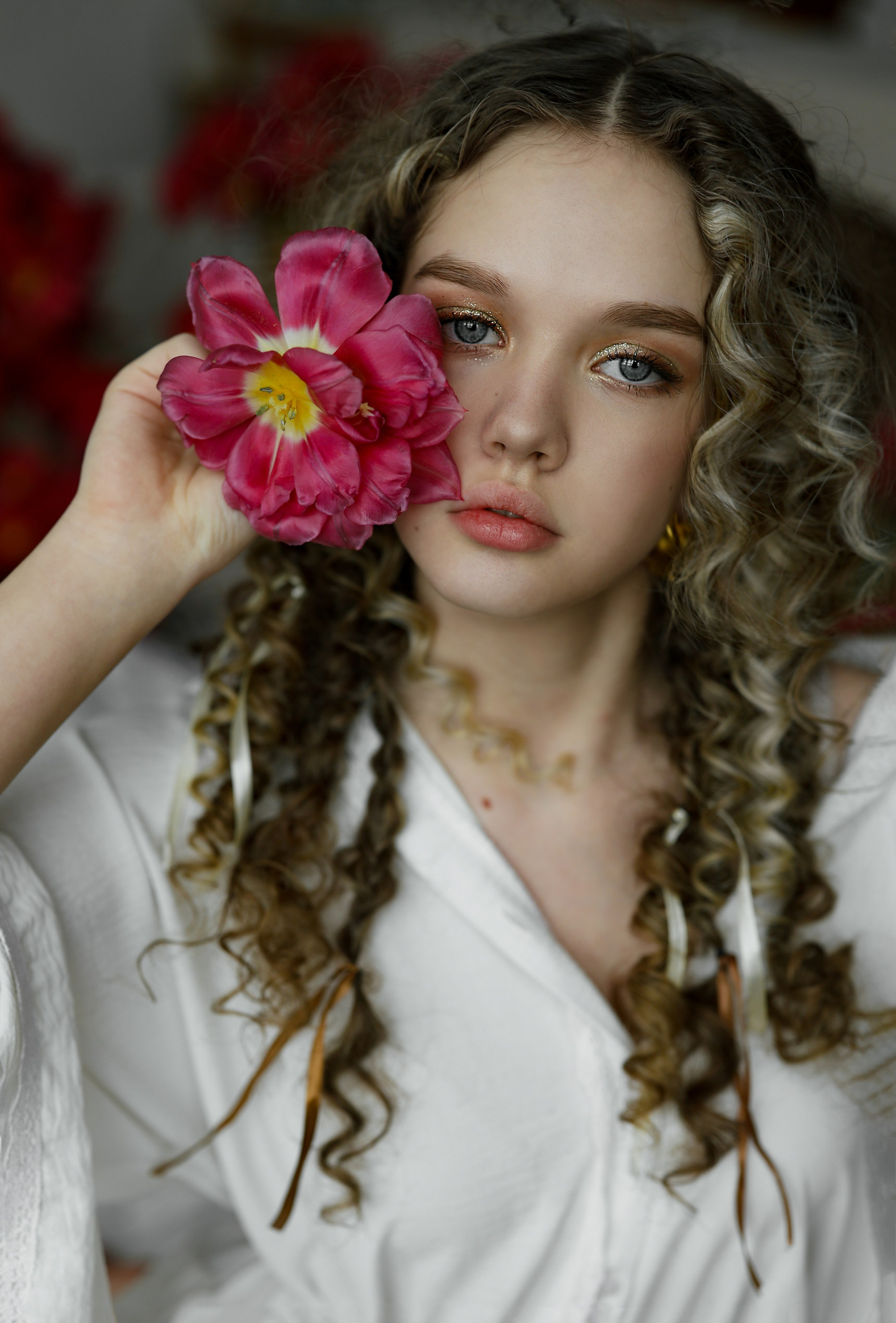 Фотосессия для Софии с тюльпанами. Свадебный и семейный фотограф в Абхазии Жанна Соснина