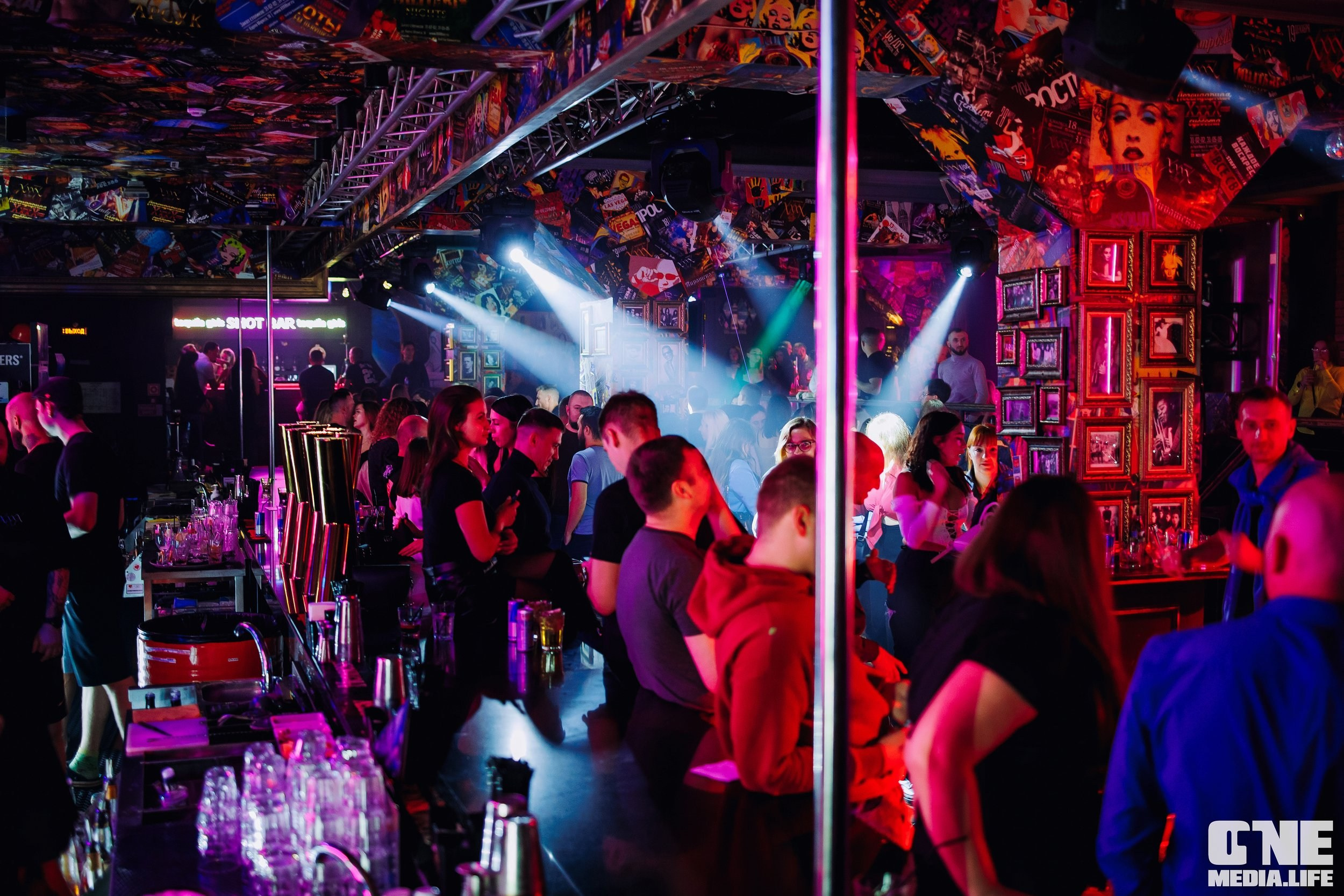 Фоторепортаж из бара XxxX. One Media Life: фоторепортажи, фотоотчеты с мероприятий и заведений