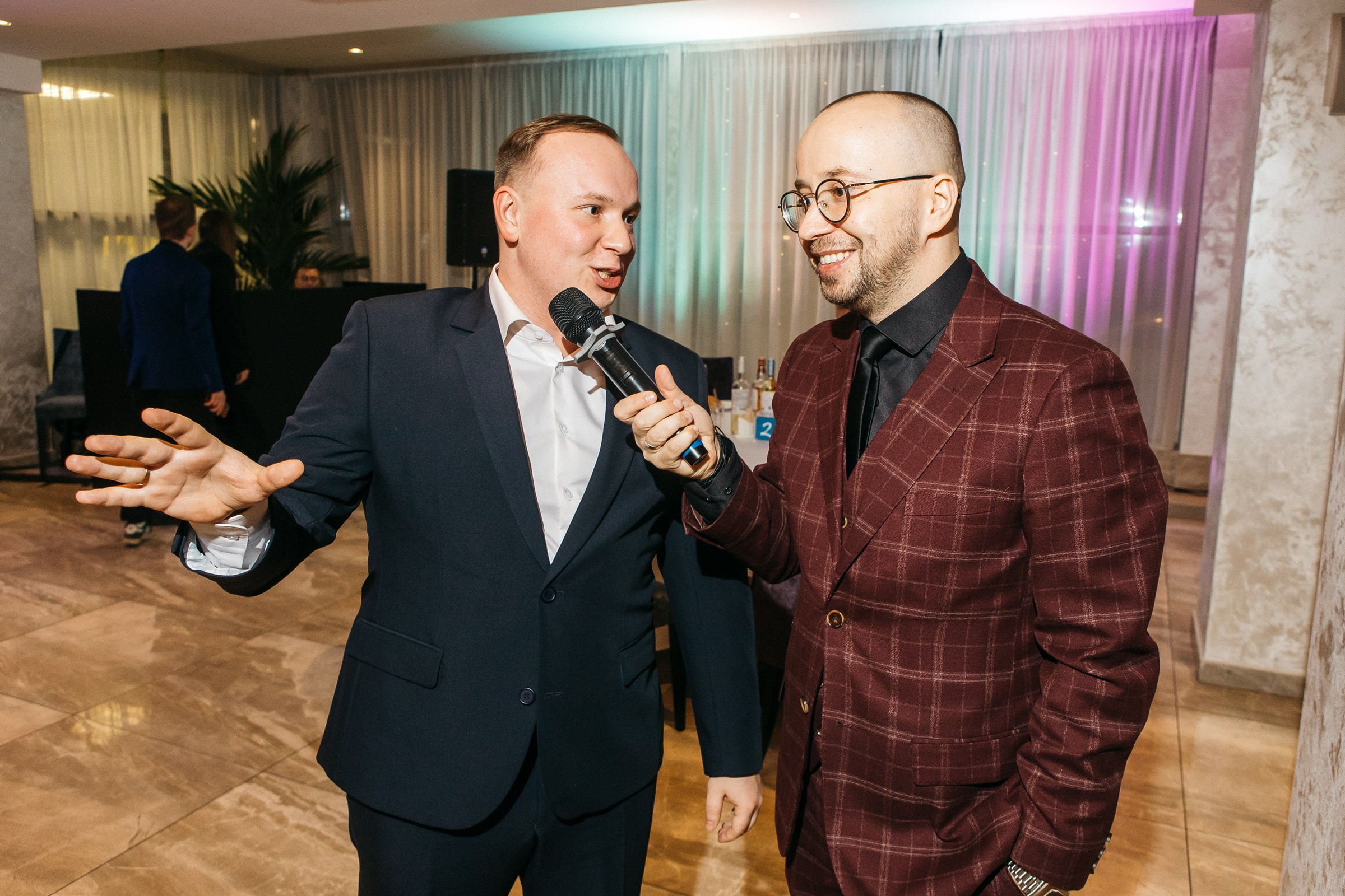 Хороший репортажный фотограф на корпоратив в Питере