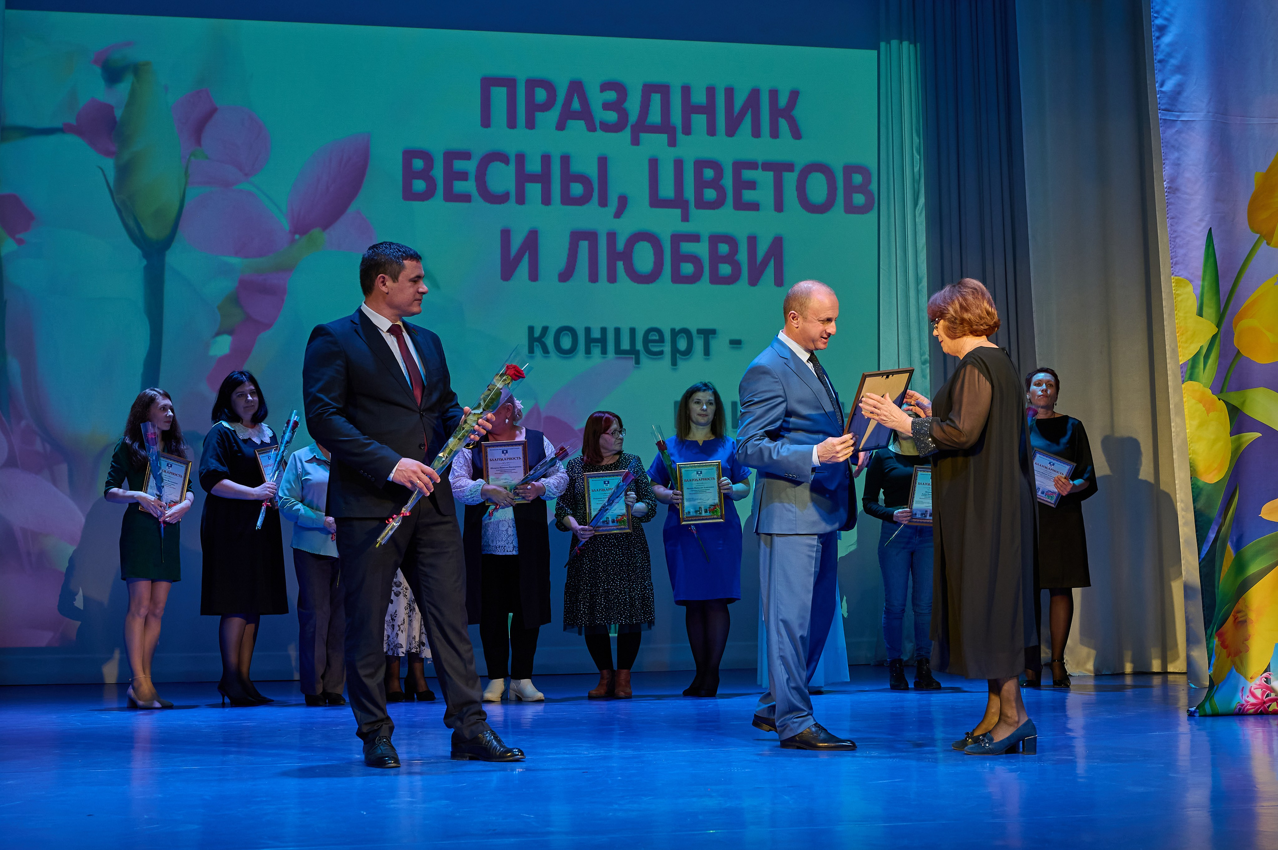 8 марта Марьина роща. Жизнь курорта Кабардинка в фотографиях