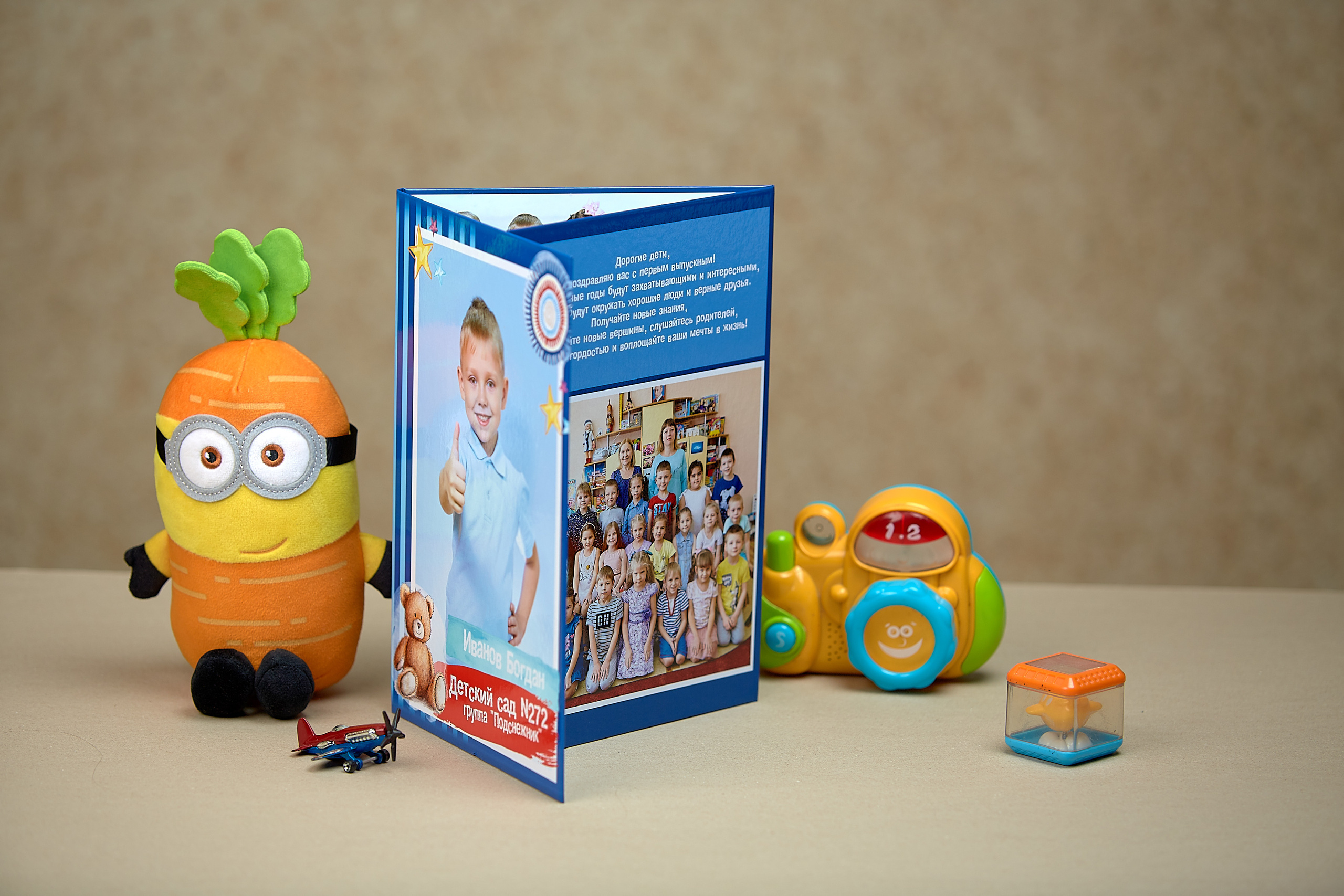 Бюджетный выпускной альбом с фотографиями папка трюмо в Новосибирске. Выпускной альбом Новосибирск