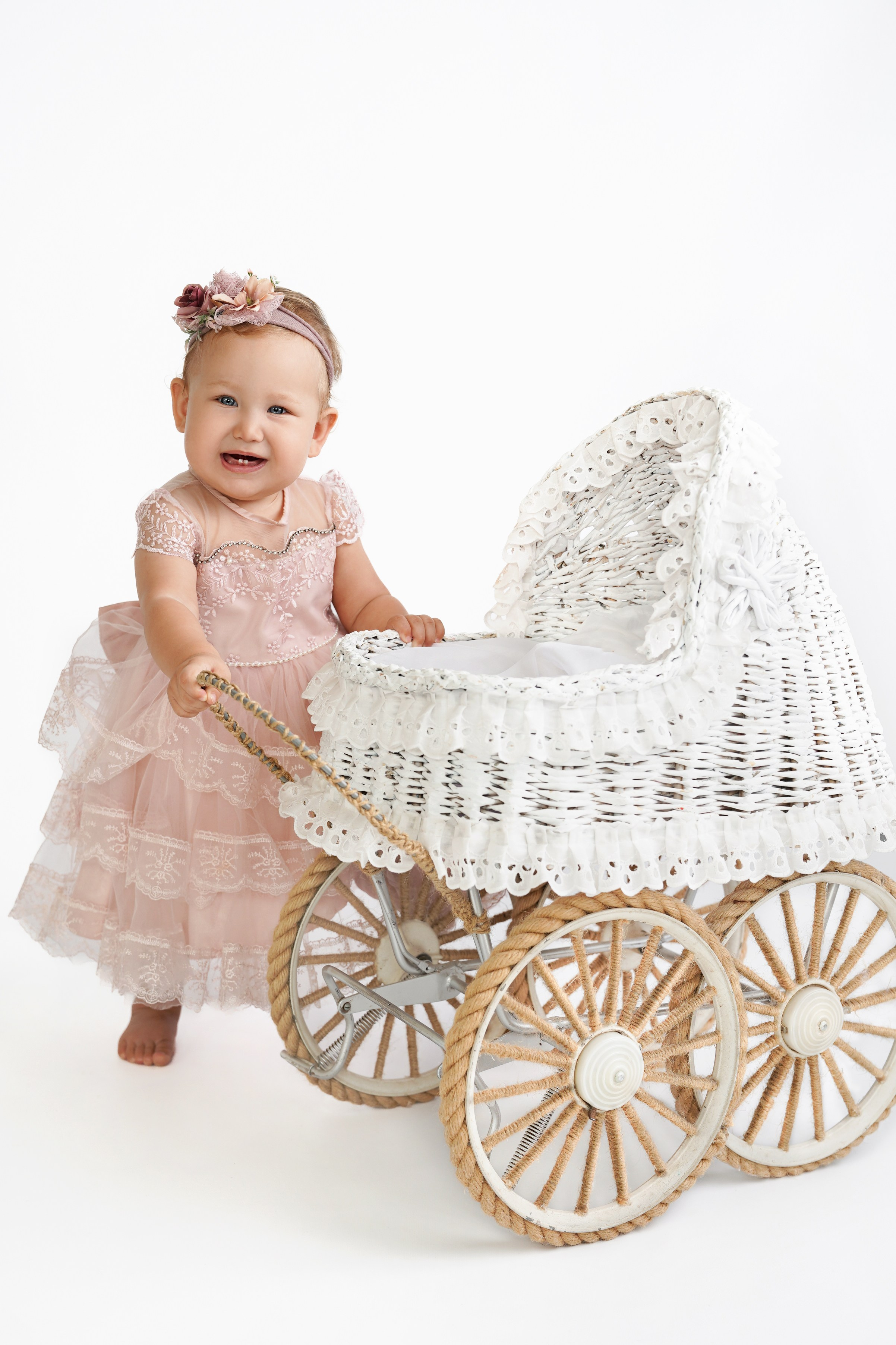 Фотосессия ГОДОВАСИЕ. Фотограф новорожденных, детей до года и беременных в Симферополе