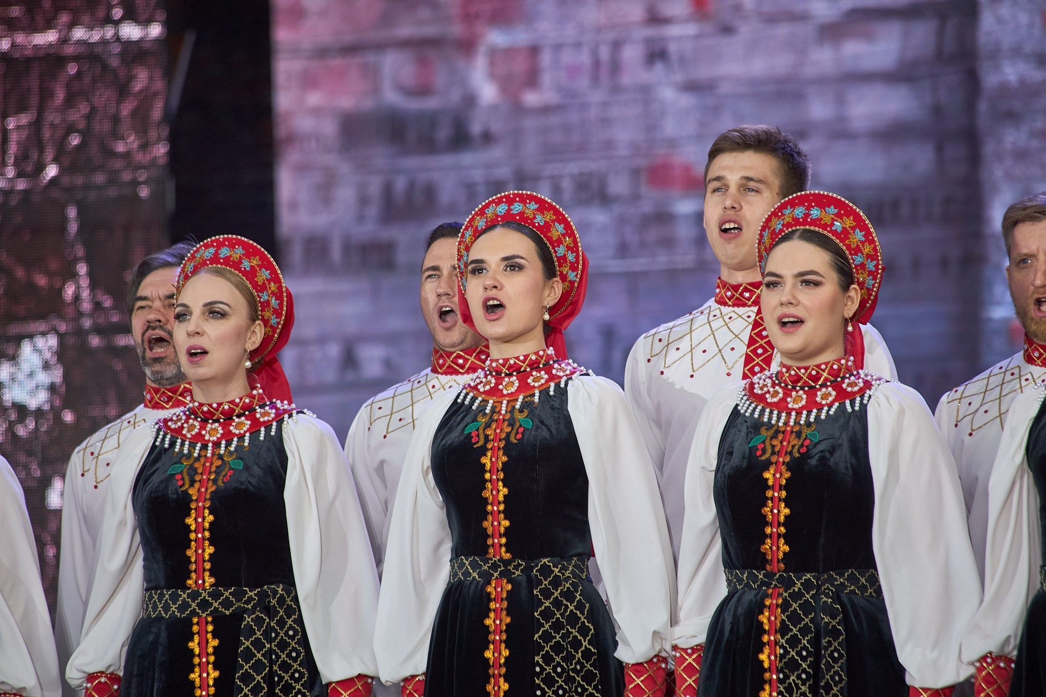 Концерт 9 мая 2025 года на соборной площади. Фотограф Омск | Александр Вандеров