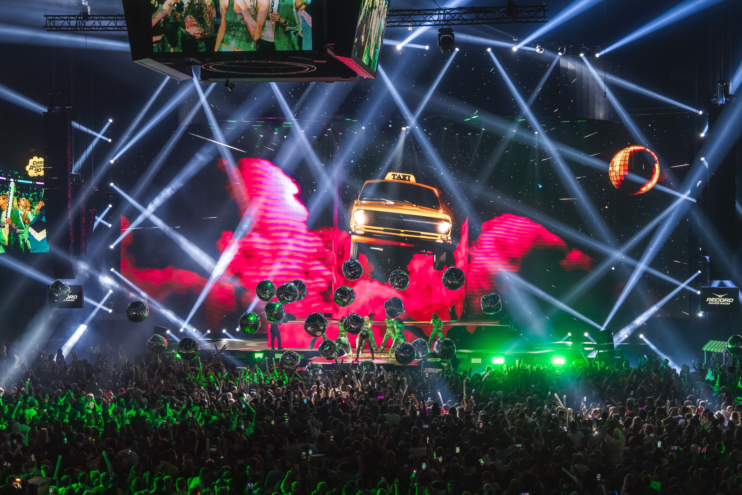 Superdiskoteka 90. Svyatoslav Bunkov | photographer