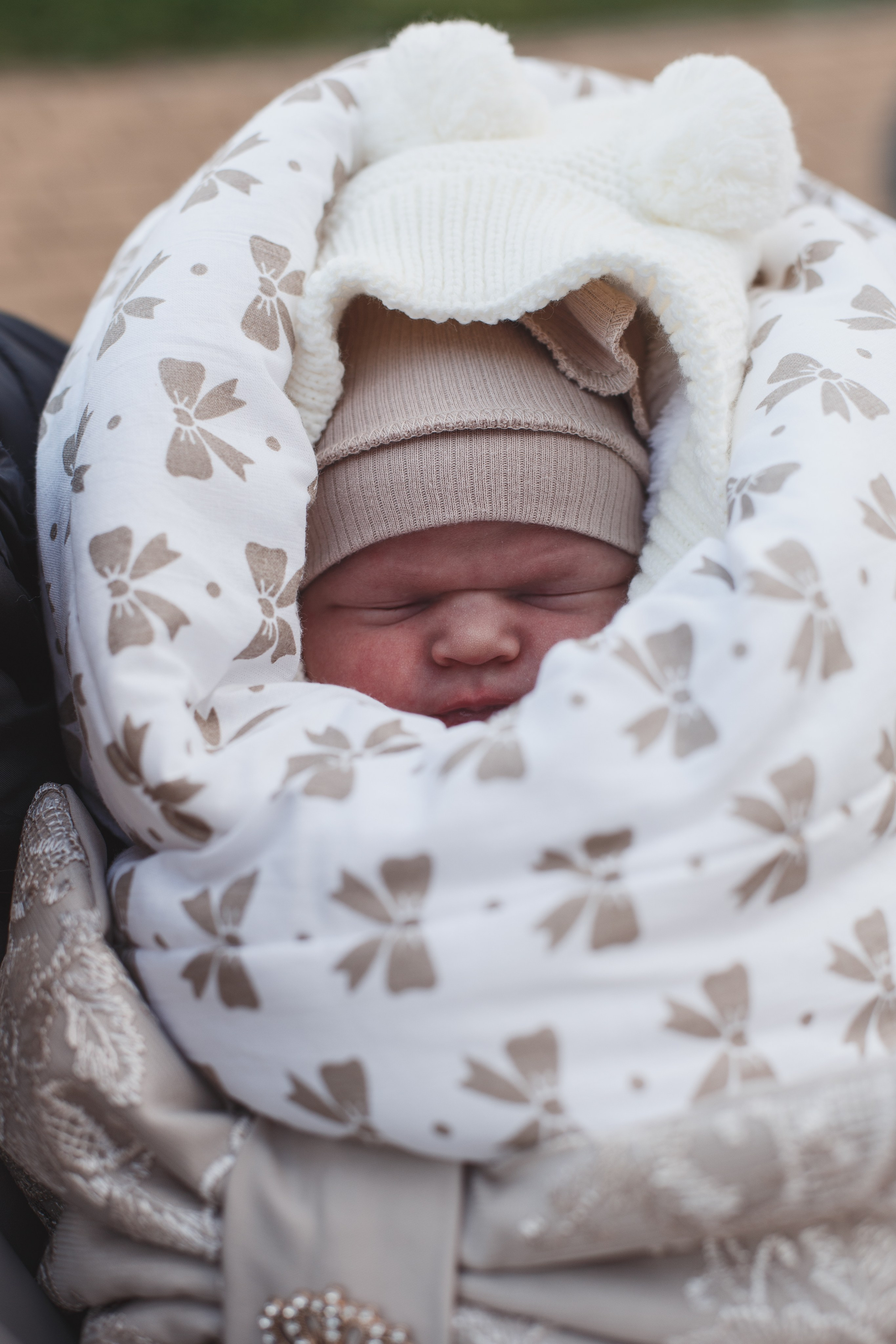 Выписка из роддома фото