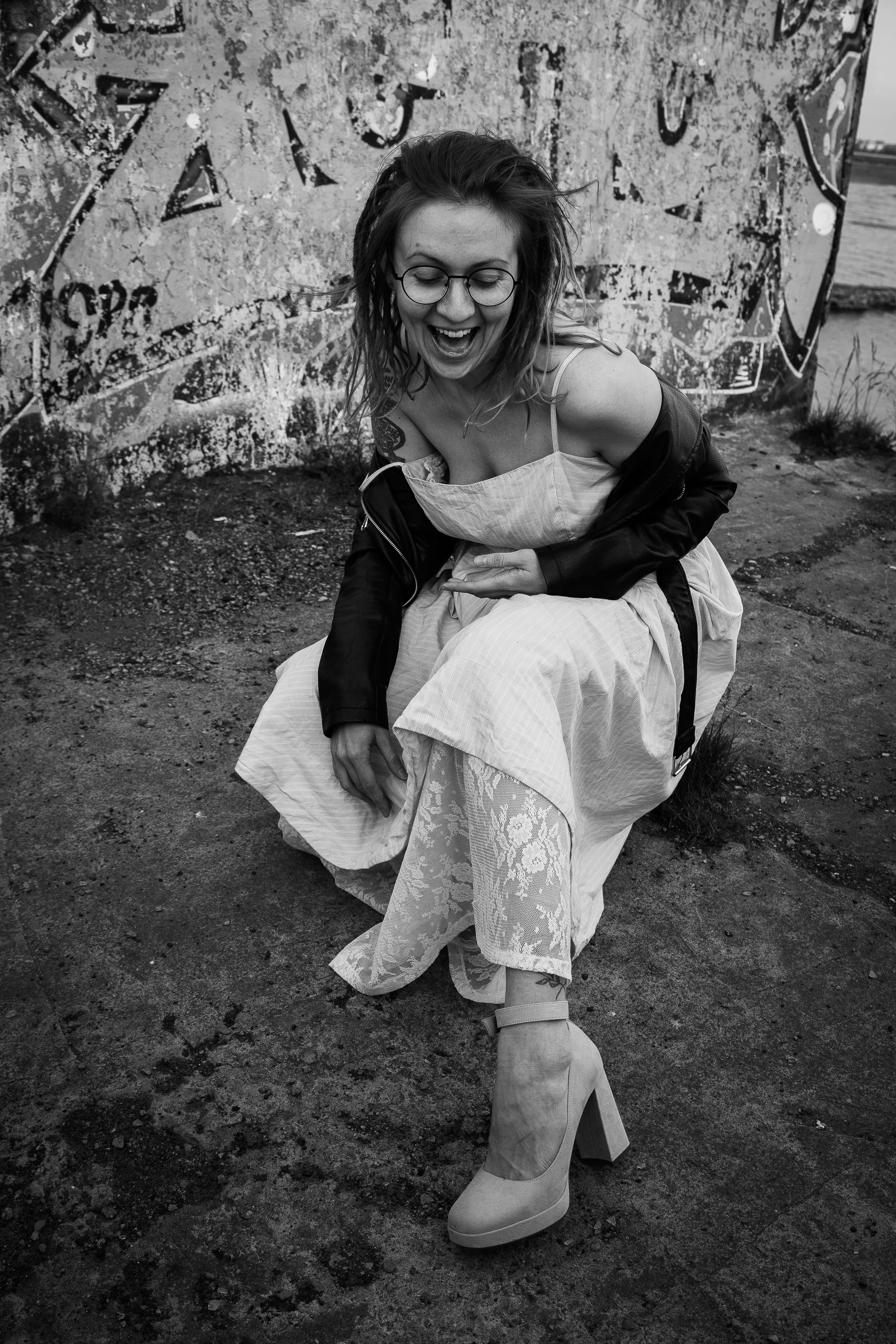 Тот самый Рябинин. Заказать фотографа Нижний тагил. Фотосессия в студии Нижний Тагил.  Рябинин Евгений. Фотосессия для девушек платье позы заказать прогулку с фотографом  Тотрябинин.рф