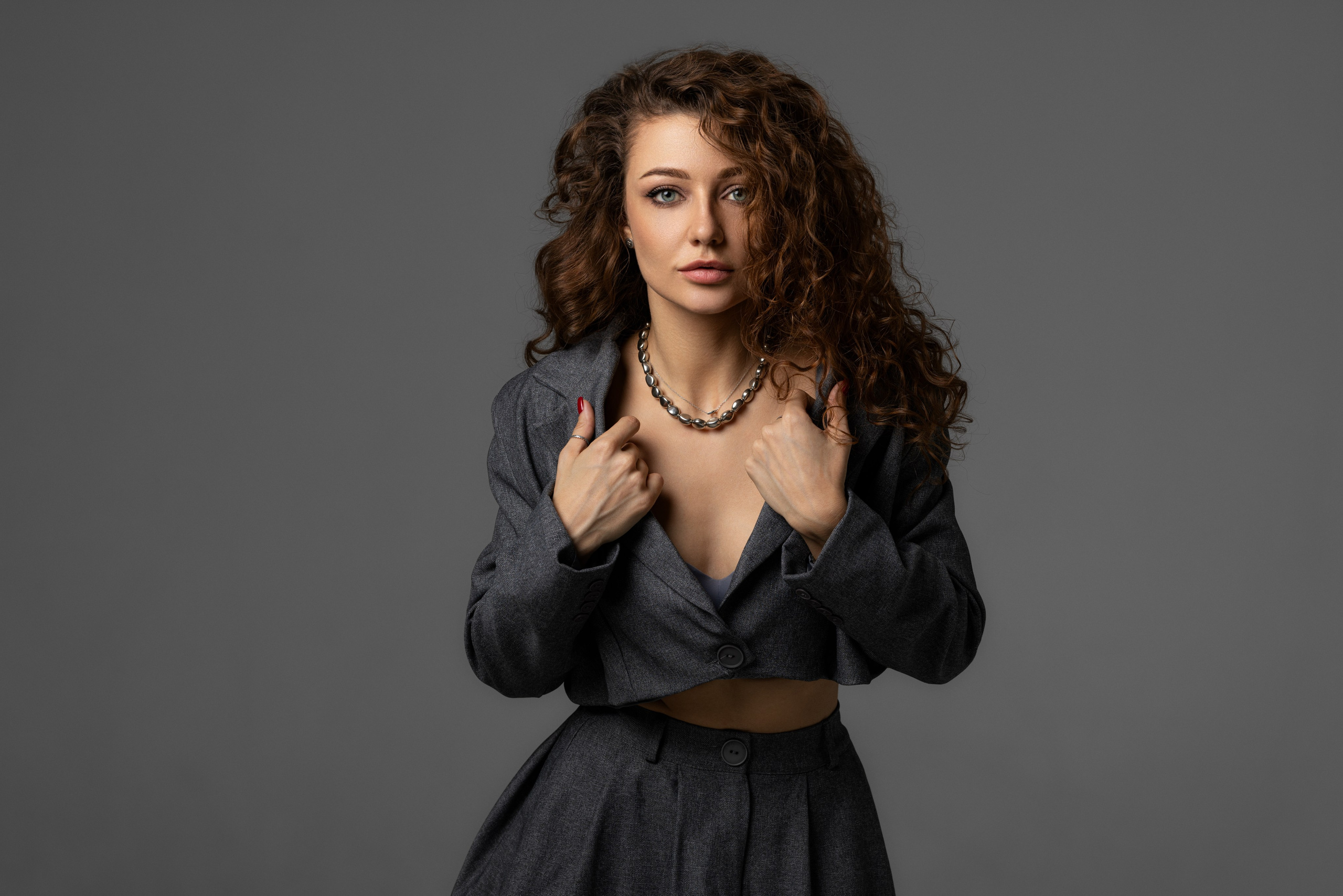 Студийная съемка на циклораме с испульсным светом с Дианой для «себя». Дмитрий Шульгин, портретный фотограф в Воронеже