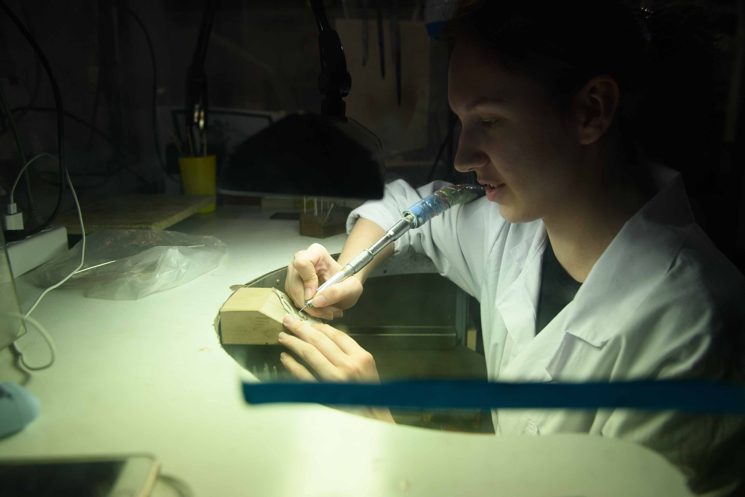 Русские Самоцветы: За кулисами легенды — Фотоальбом об искусстве и производстве