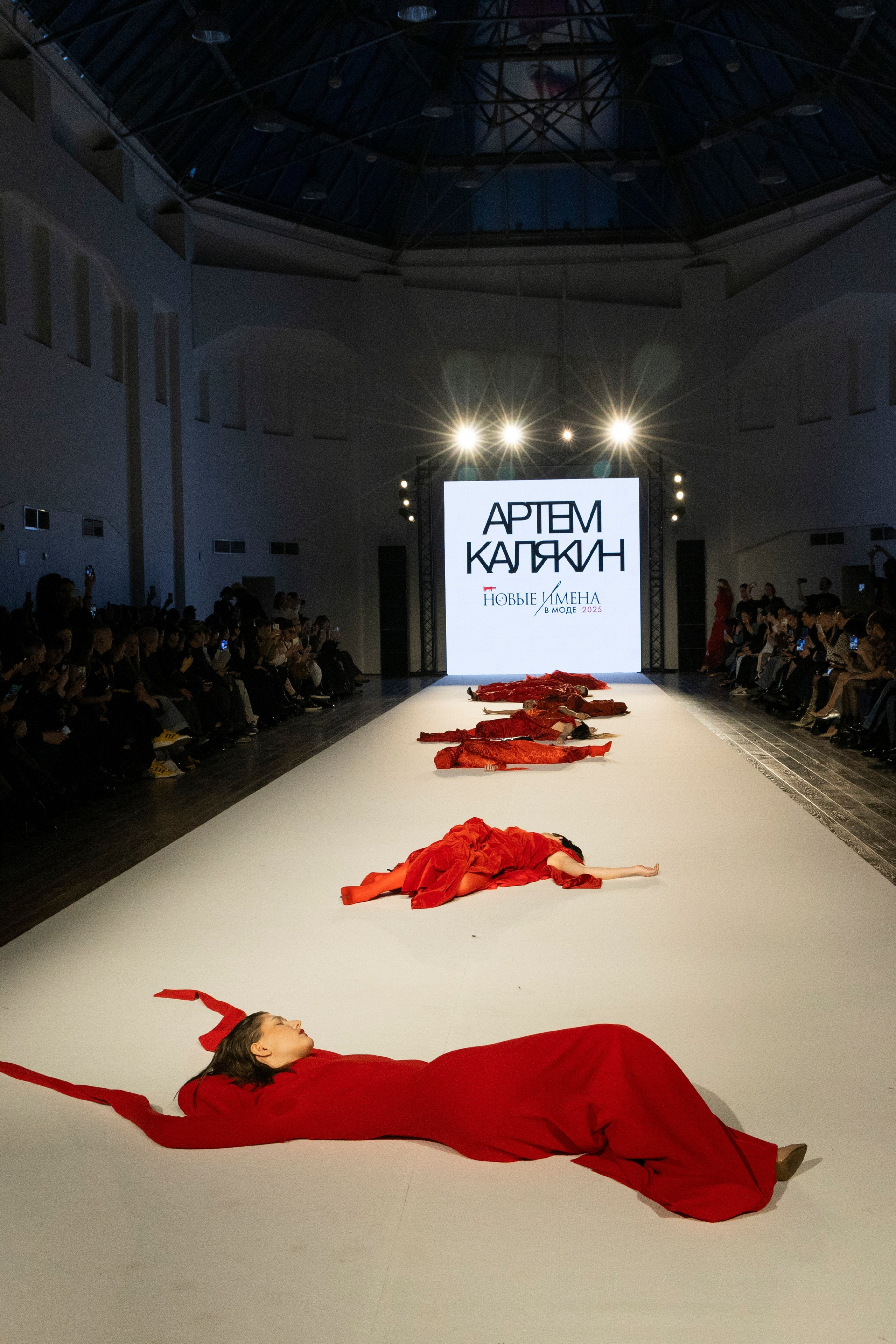 ДЛТ Собака.ru показ победителей конкурса «Новые имена в моде 2025». FOTOFAQ SKOOL г. Санкт-Петербург: очные, дистанционные и онлайн курсы фотографии