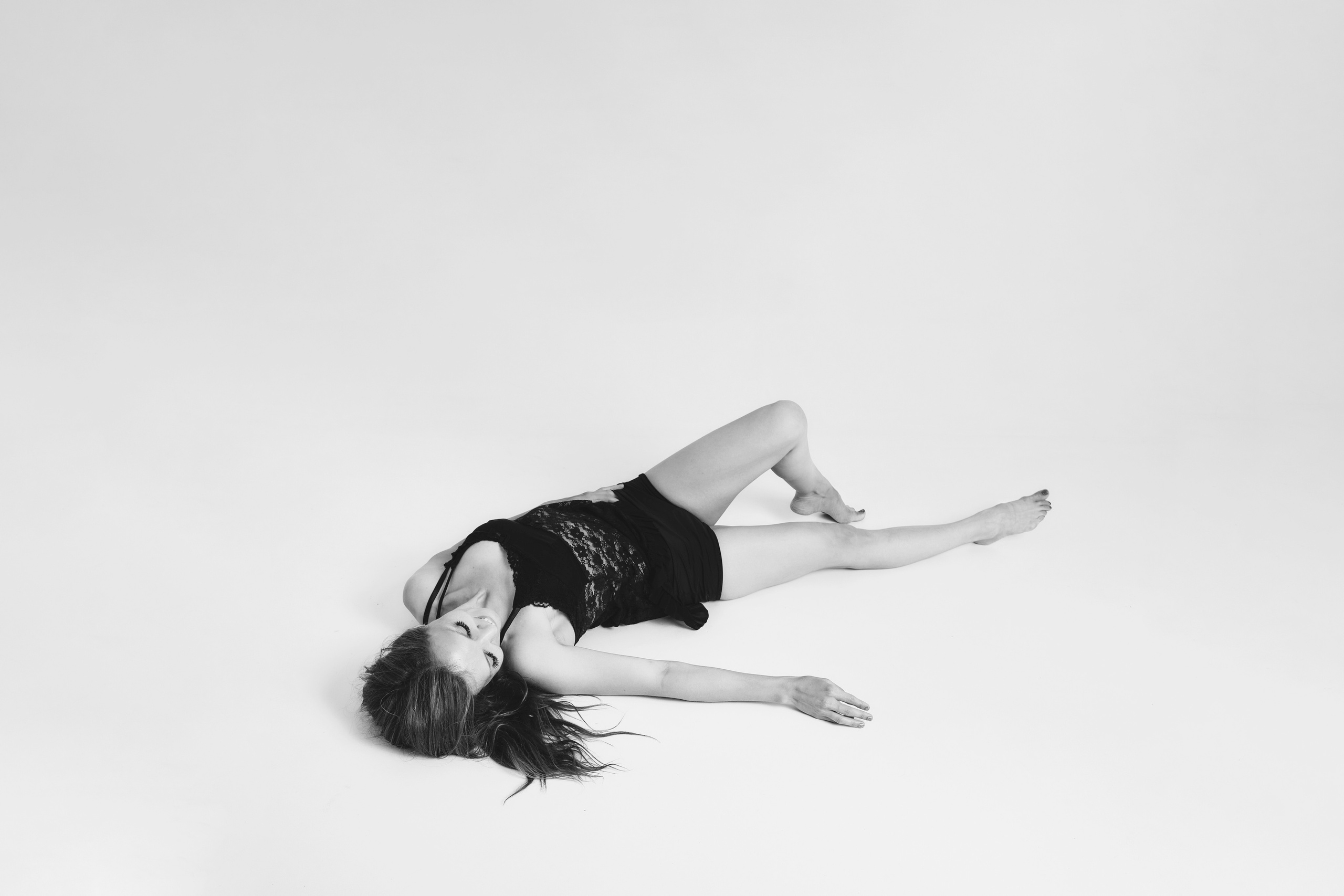 Фотосессия девушки в белье в студи