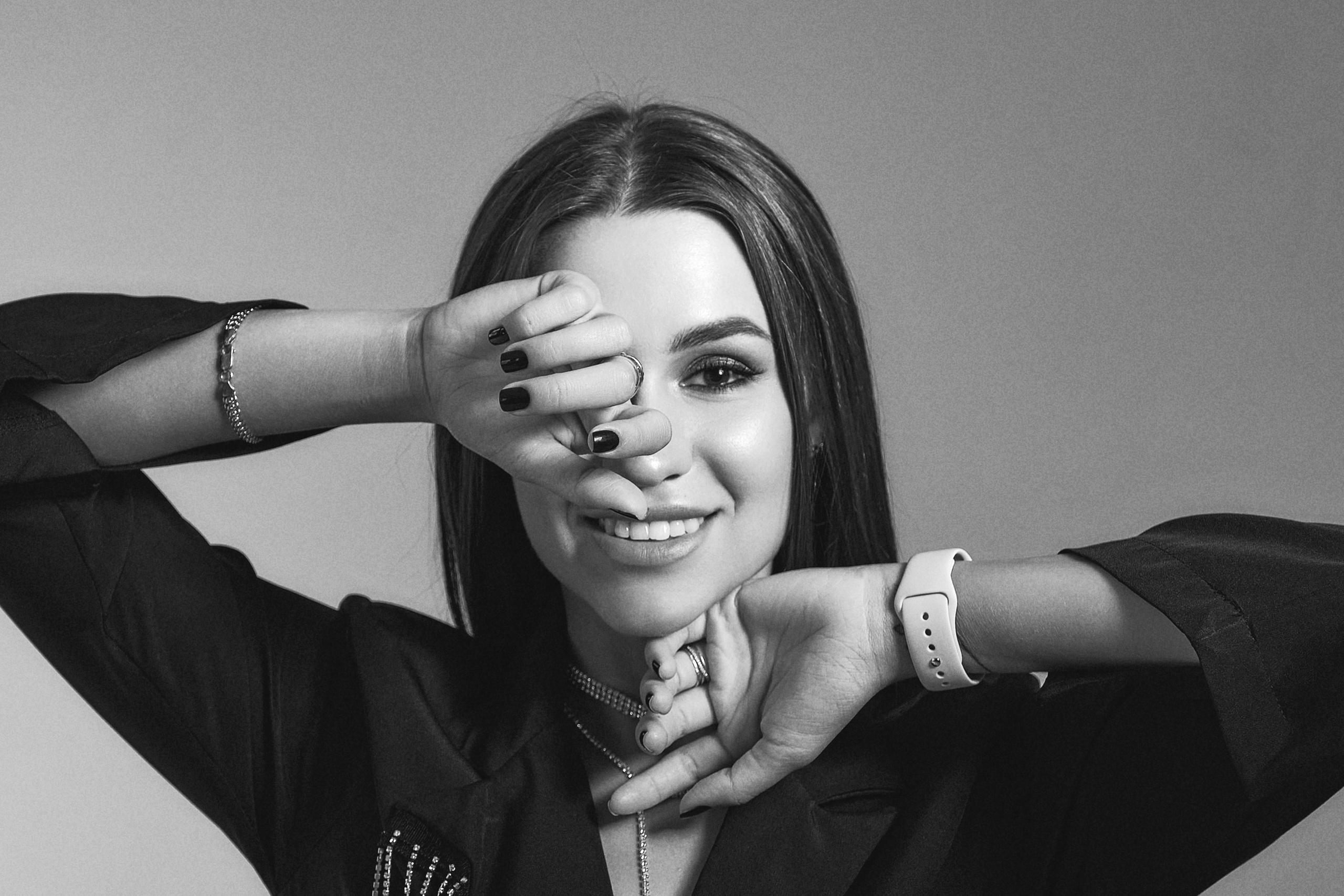 Позы для фотосессии. Красивый портрет девушки Самара