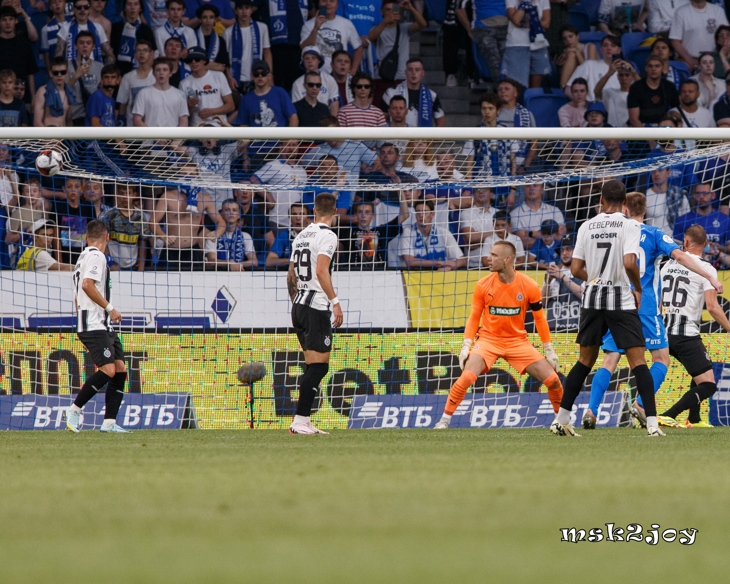 Фоторепортаж. ФК Динамо — ФК Партизан. Михаил Тоцкий портретный и репортажный фотограф в Москве