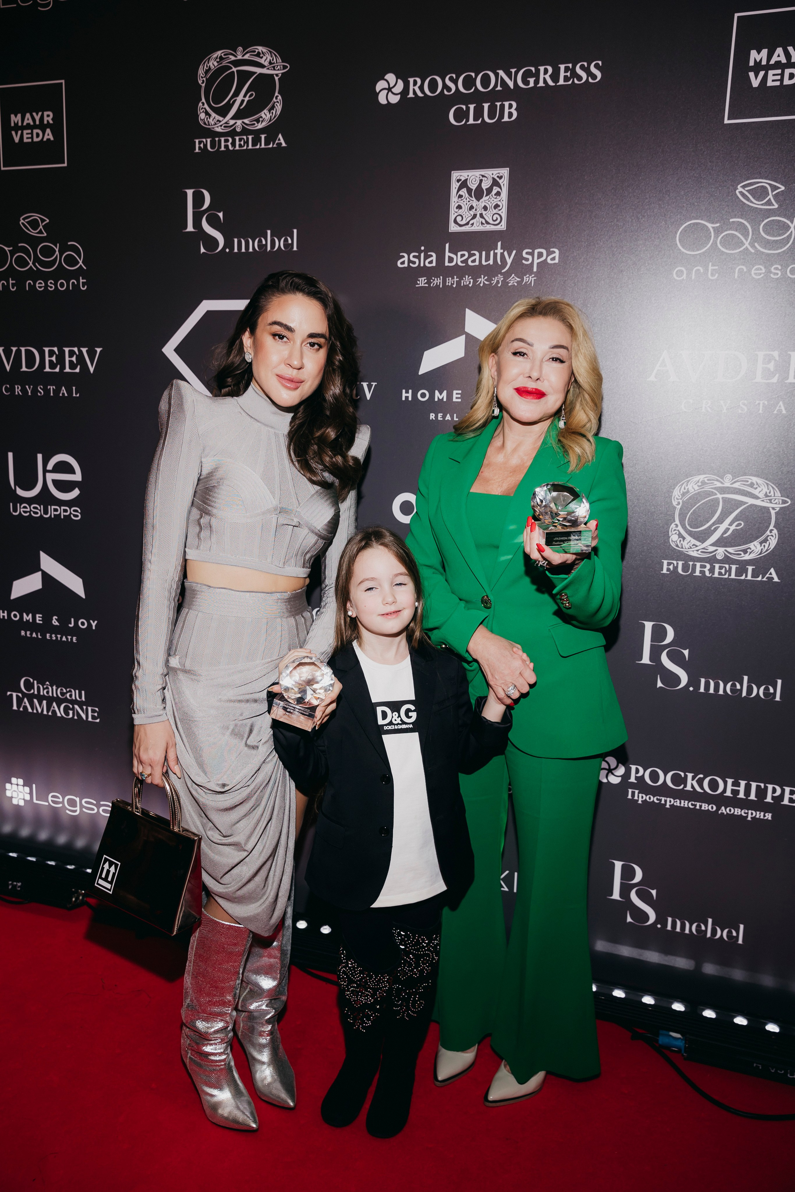 Татьяна Плаксина, Любовь Успенская и Николь на Премии New Year Awards Fashion TV Russia, the Carlton, Moscow