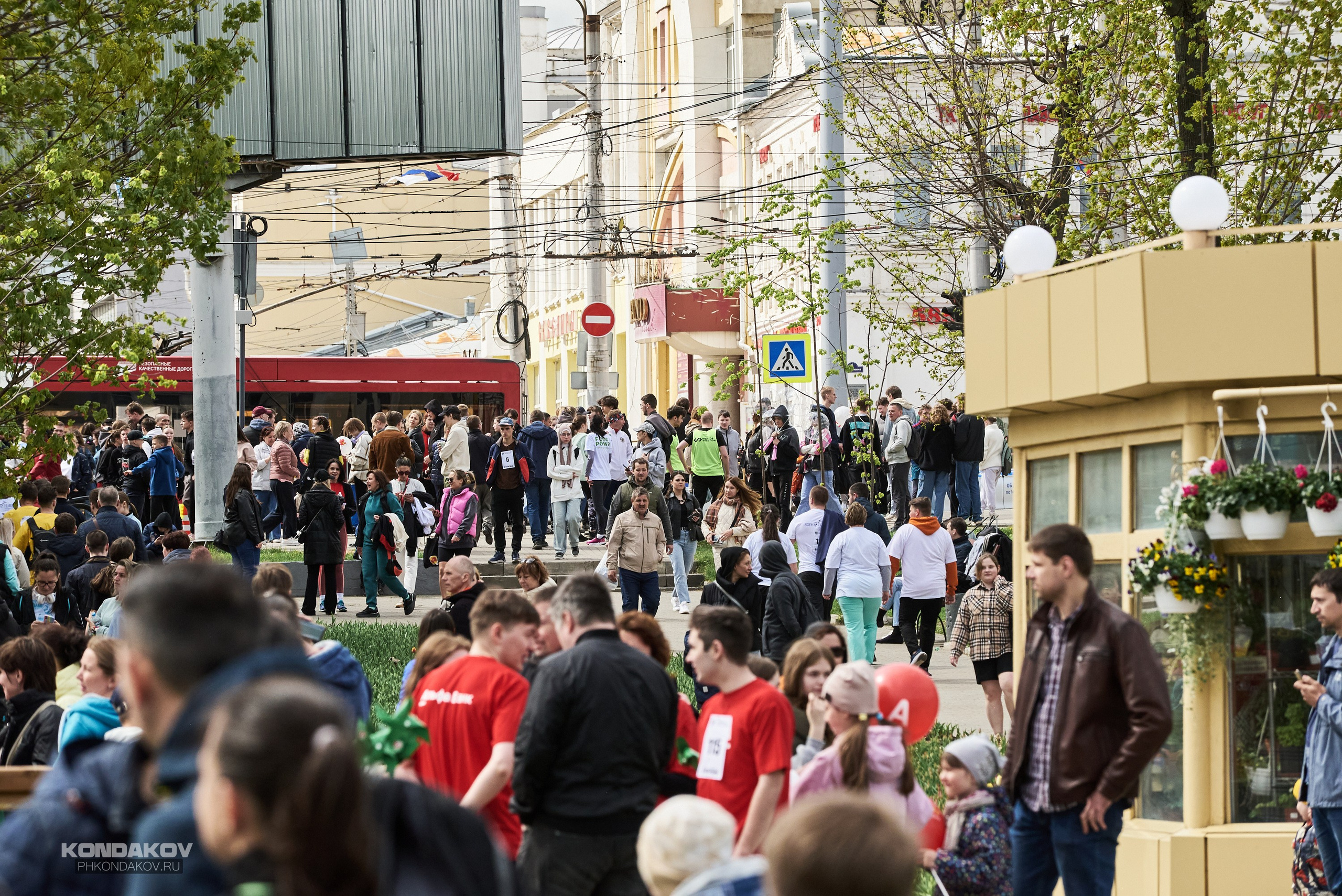 Первомайская эстафета в Иваново 2024 год. Фотограф в Иваново: Каталожная съемка одежды и постельного белья, Wildberries