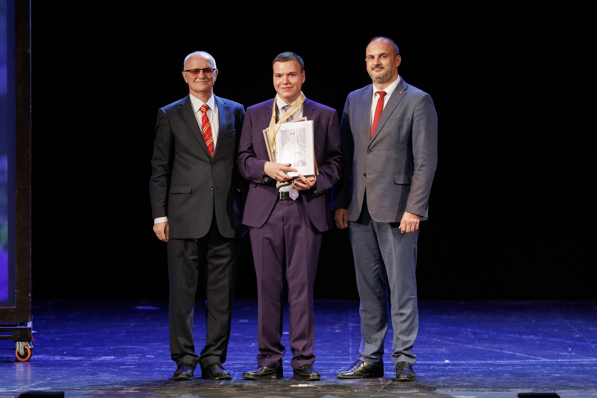 Выпускной вечер в Севастопольской гимназии № 1 имени А. С. Пушкина. Свадебный фотограф, фотосъемка в Крыму, Севастополе, Симферополе, Ялте