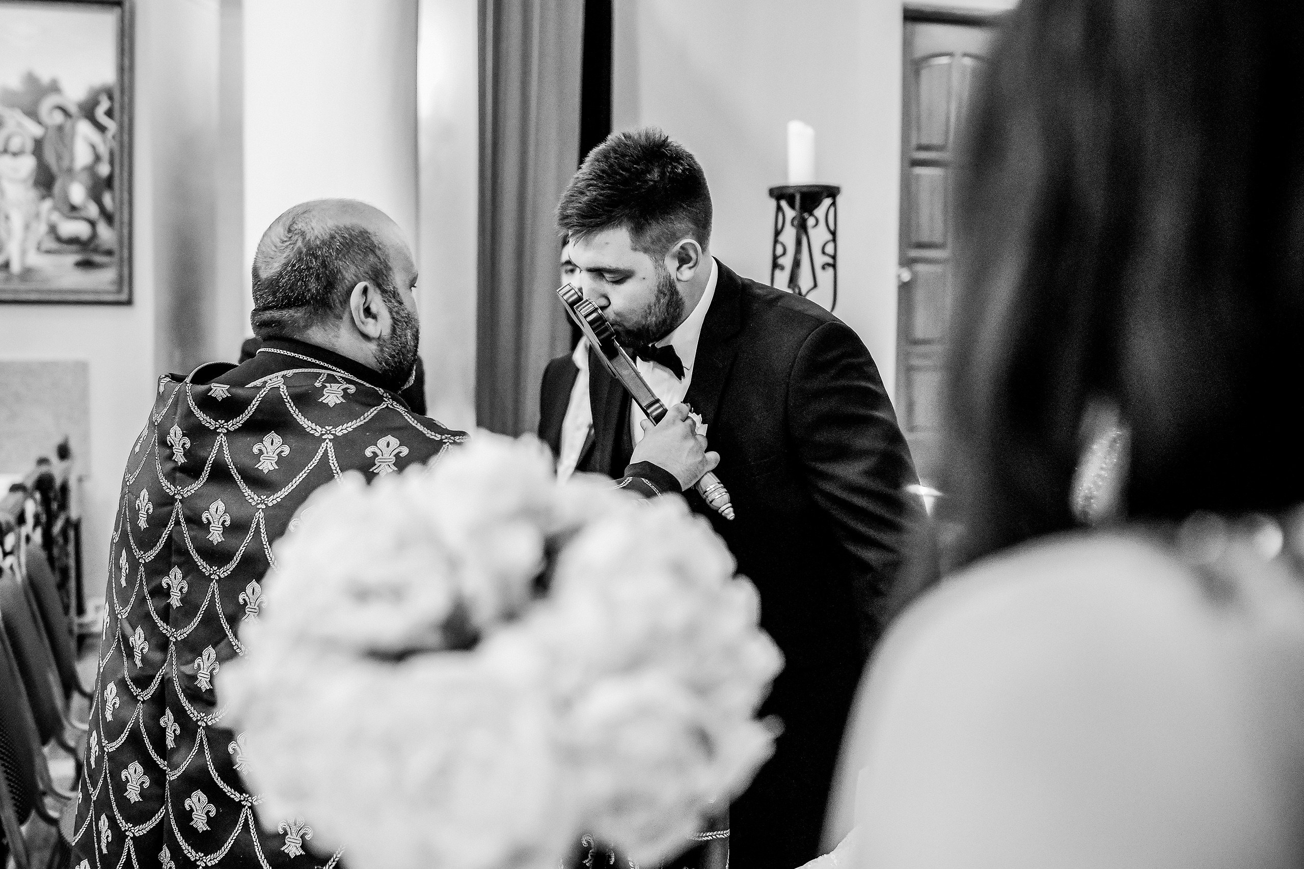 Венчание в армянской церкви Святого Саркиса: фотограф на таинство. 📸 Свадебный и семейный фотограф в Красноярске Тихомиров Евгений | 17 лет опыта | 800+ свадеб