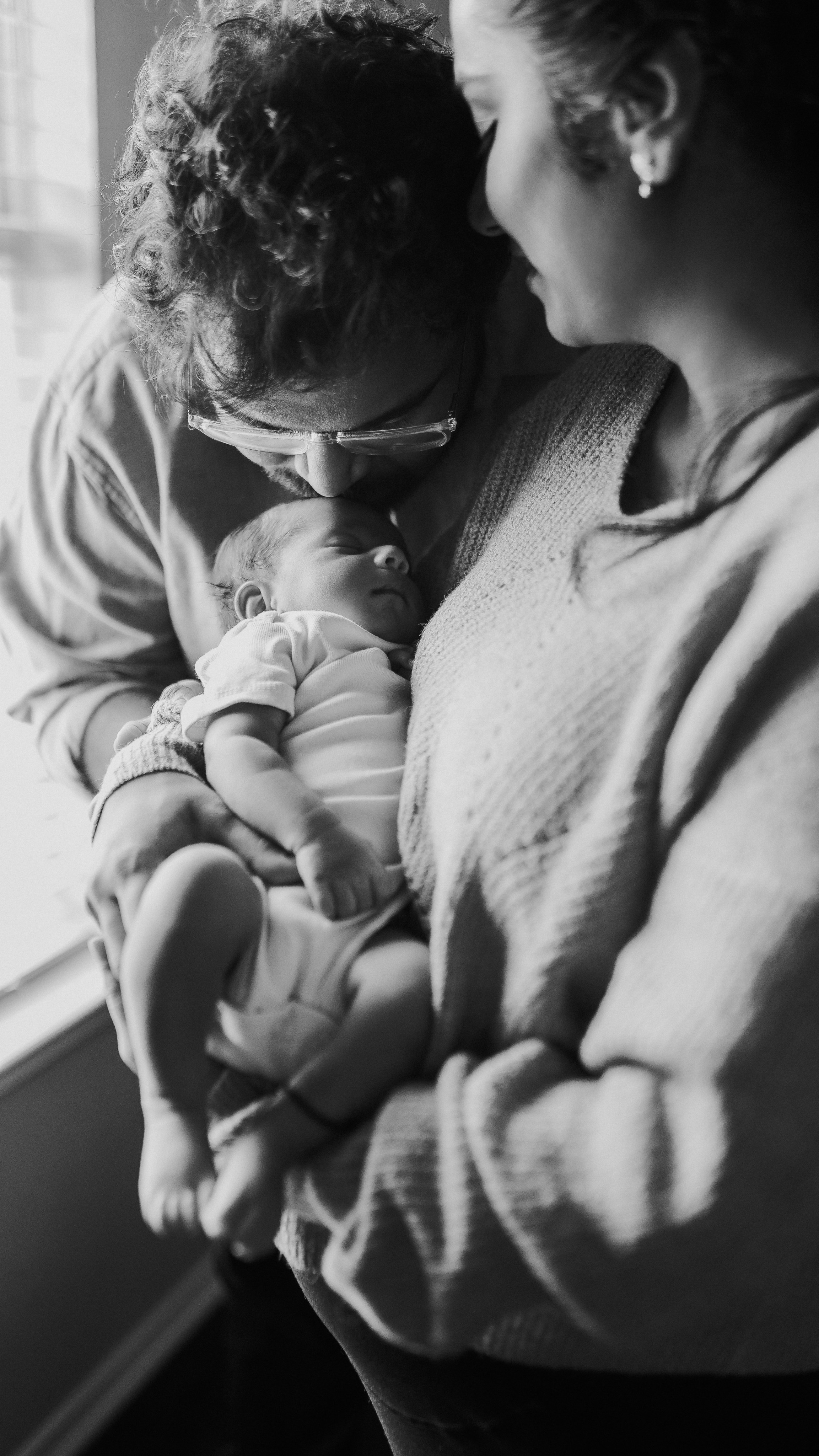 Heartfelt family memories — cozy newborn session