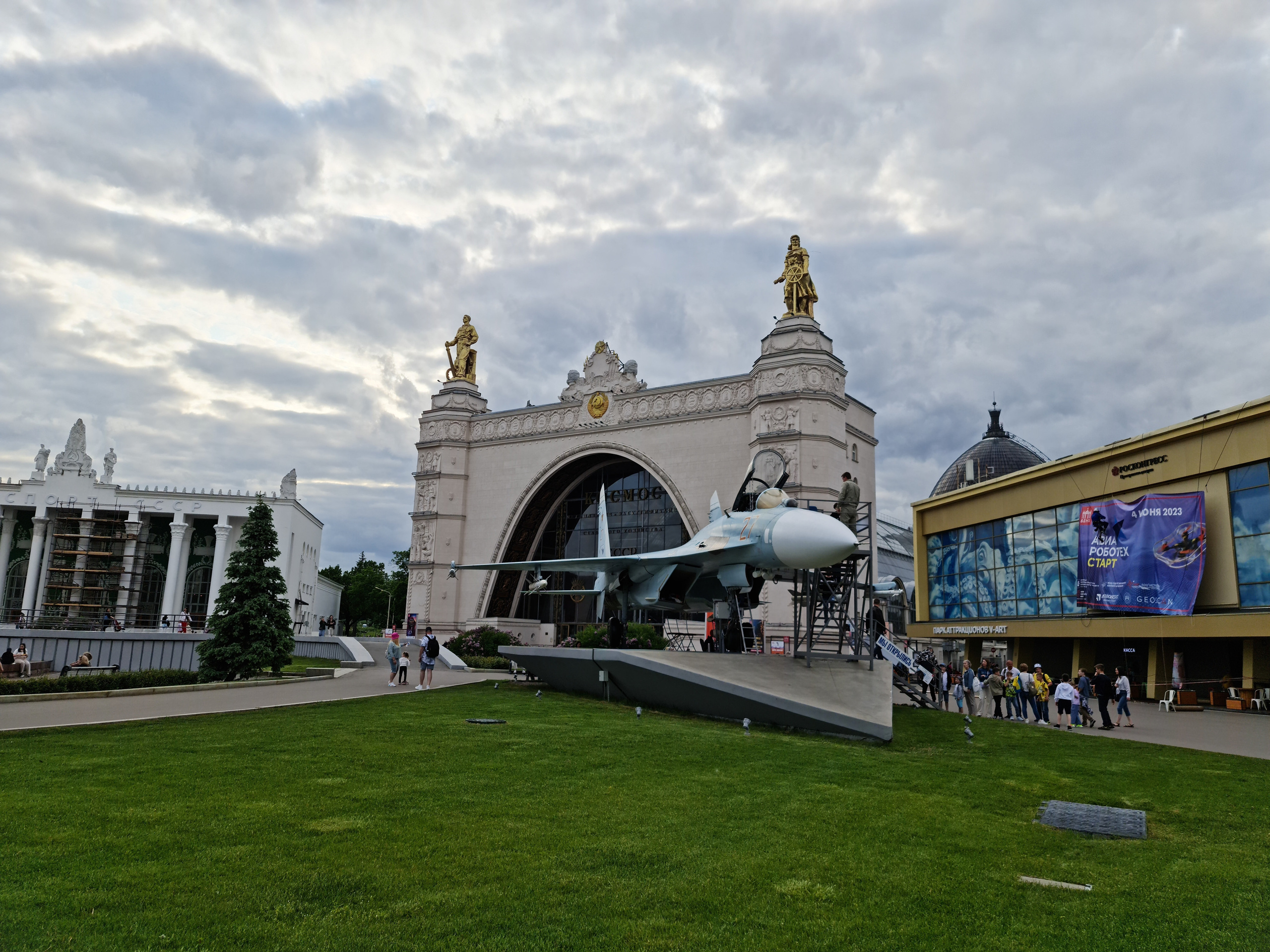 Парк ВДНХ павильоны. Места для прогулок в Москве. Эстетика Москвы, визуал.