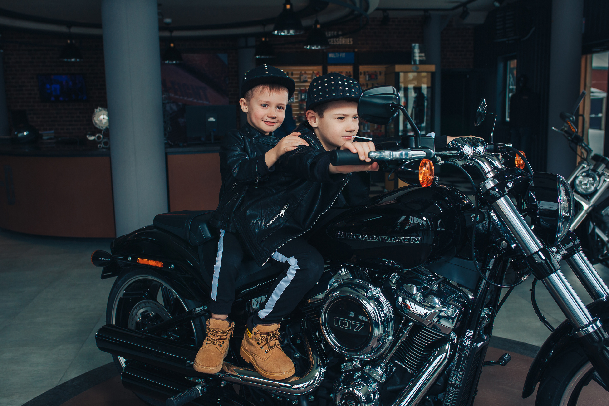 Фотосессия в стиле Harley Davidson. Фотограф Валерий Савиовский
