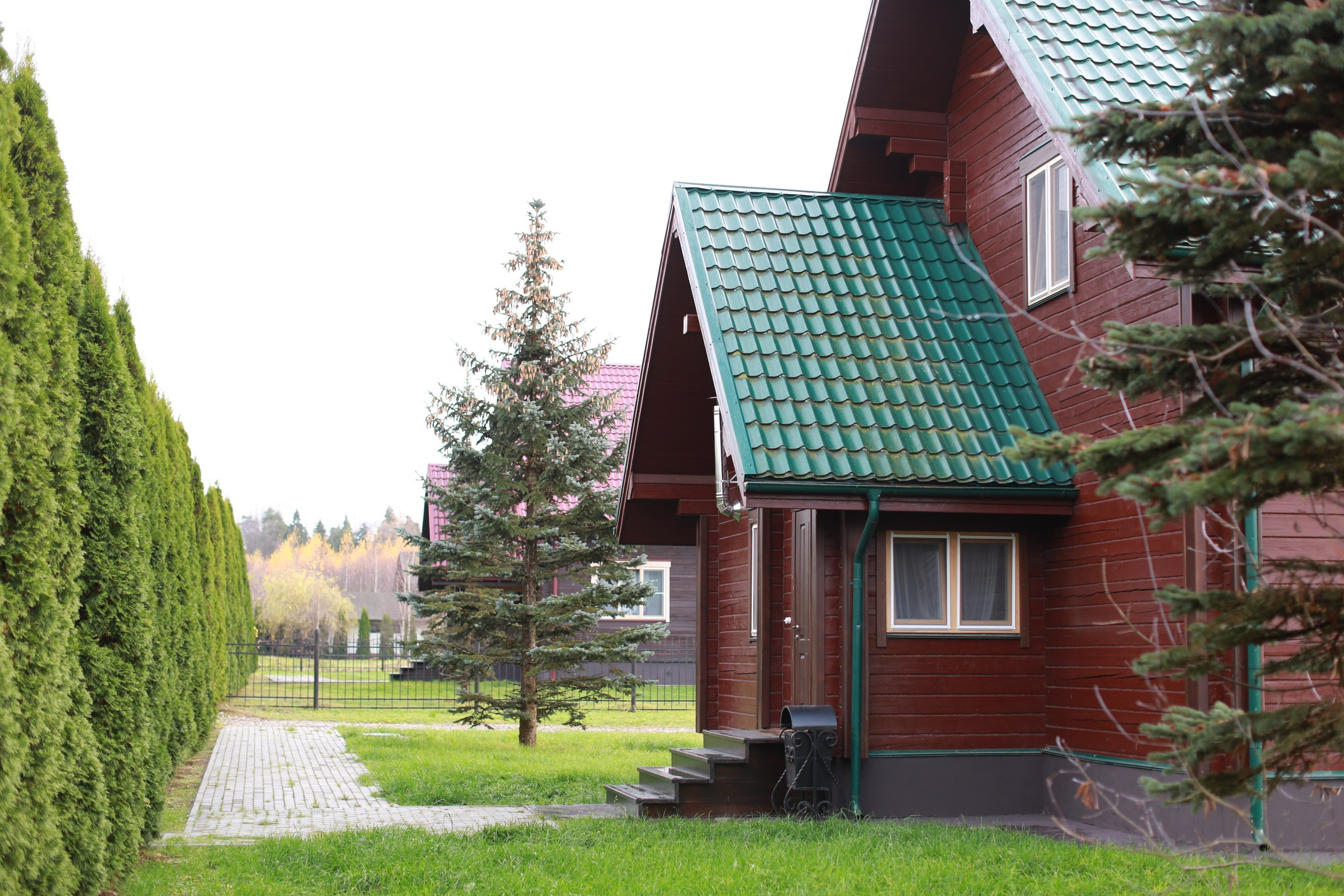 Аренда загородного дома для свадьбы или отдыха по Ярославскому шоссе. Банкетный зал Веранда в Якушево у озера для свадеб, юбилеев, корпоративов. Официальный сайт