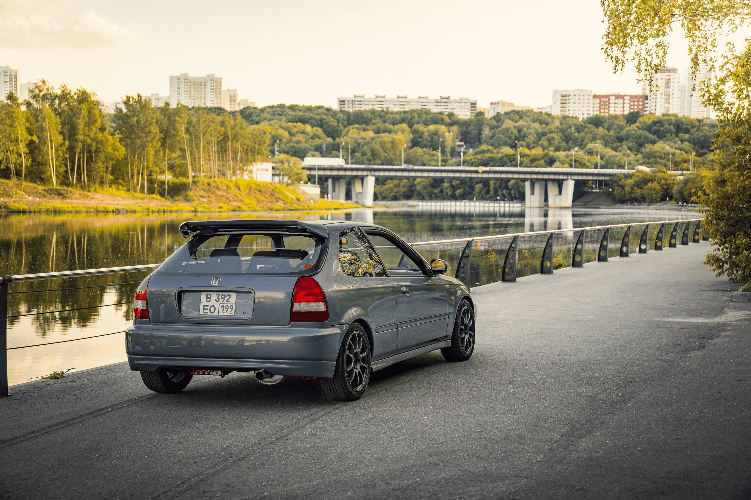 Honda Civic VI: безупречная серая мышка