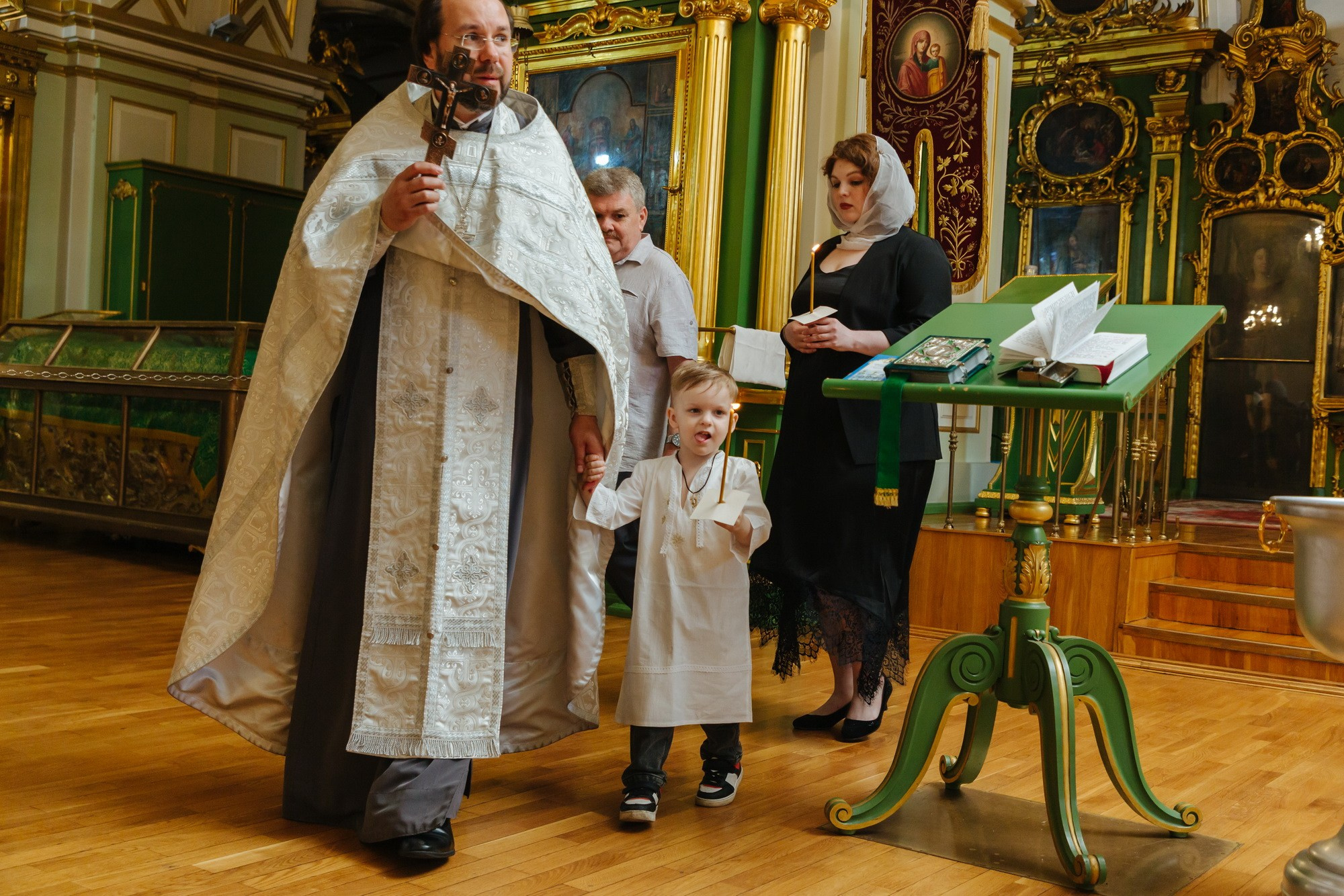 Крещение СПб Никольский собор сколько стоит, как записаться на крещение, где бесплатно крестить Питер, Крещение СПб Никольский собор цена крестин