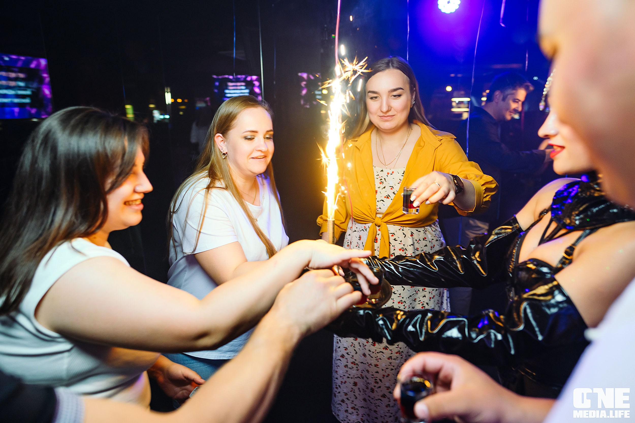Фоторепортаж из караоке-клуба Эйфория. One Media Life: фоторепортажи, фотоотчеты с мероприятий и заведений