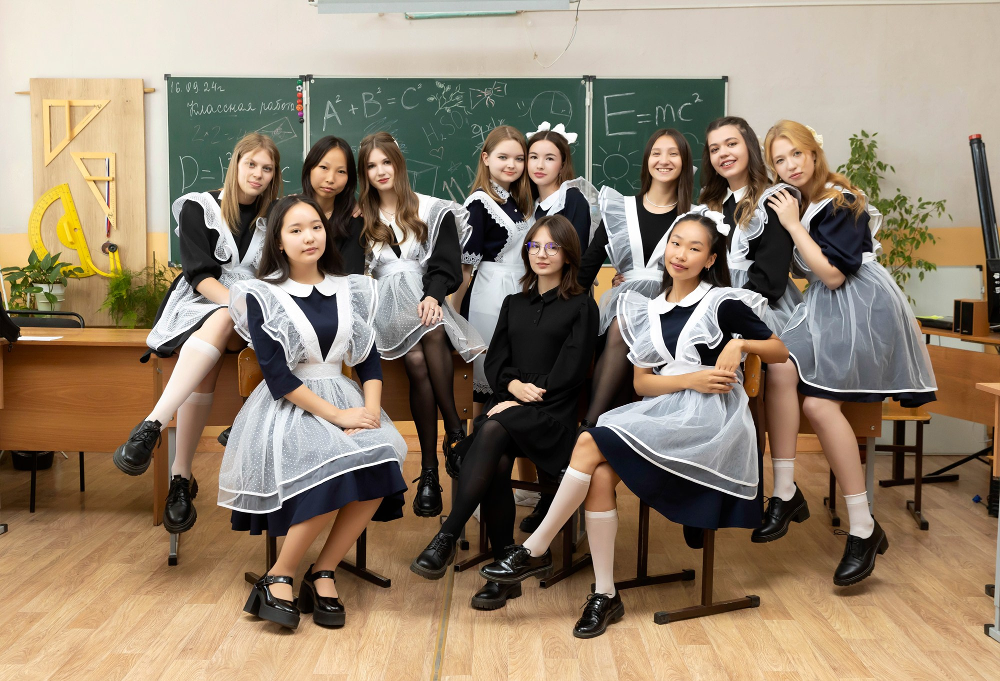 Выпускные альбомы Улан-Удэ. Школьный фотограф. Александр Алёшкин